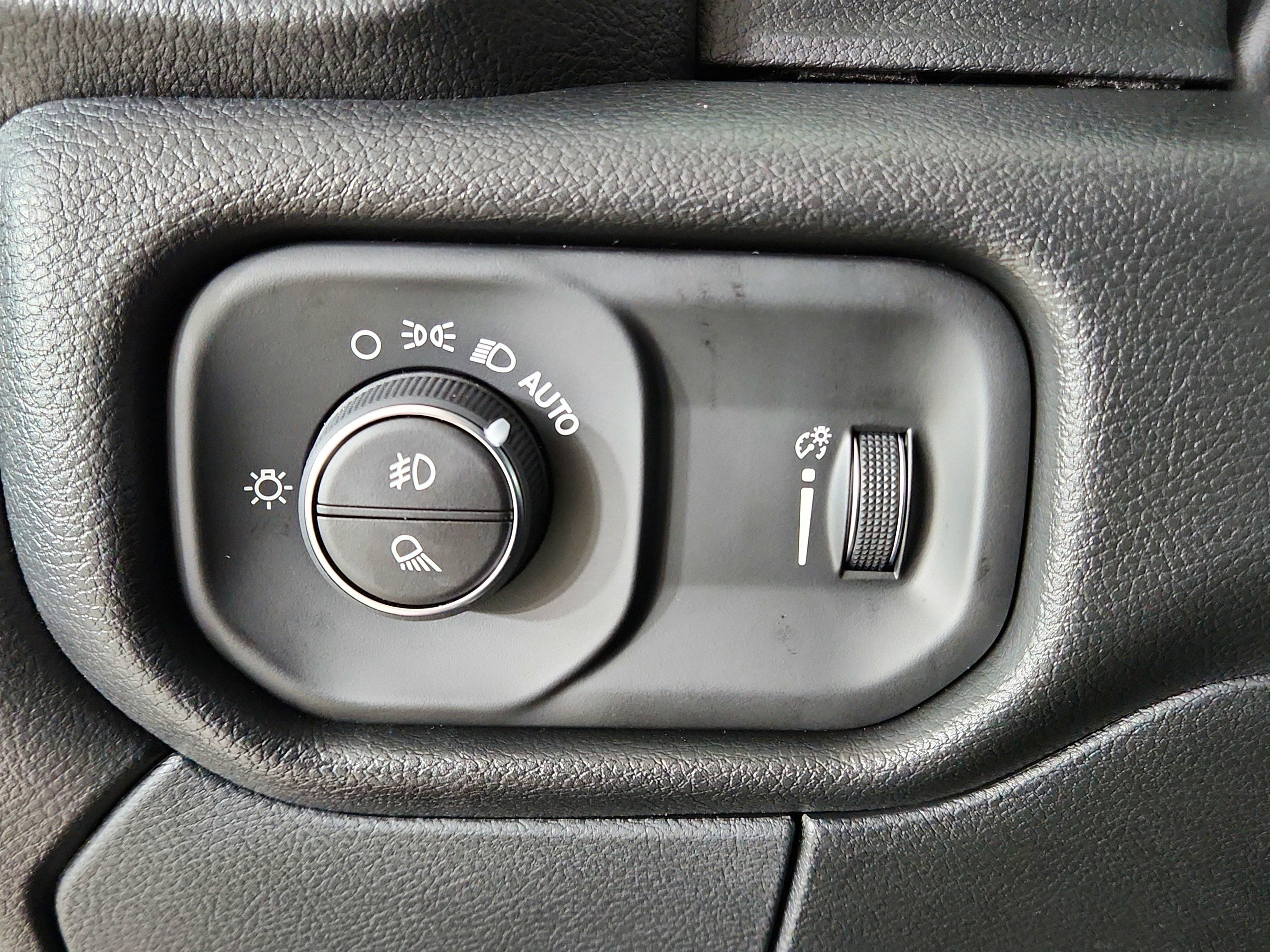 2026 RAM Ram 2500 RAM 2500 TRADESMAN CREW CAB 4X4 (149 IN WB 6 FT 4 IN BOX)