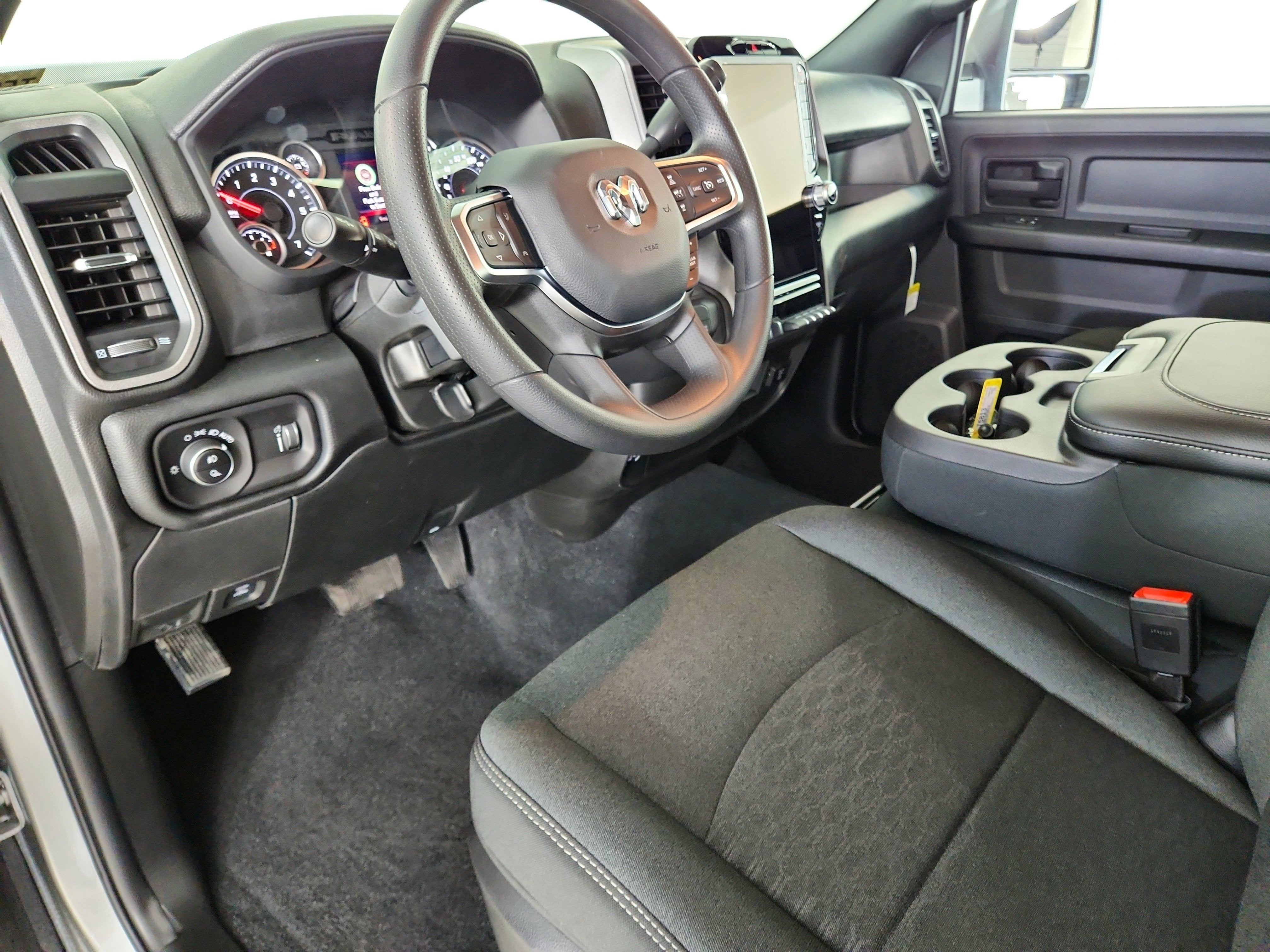 2026 RAM Ram 2500 RAM 2500 TRADESMAN CREW CAB 4X4 (149 IN WB 6 FT 4 IN BOX)
