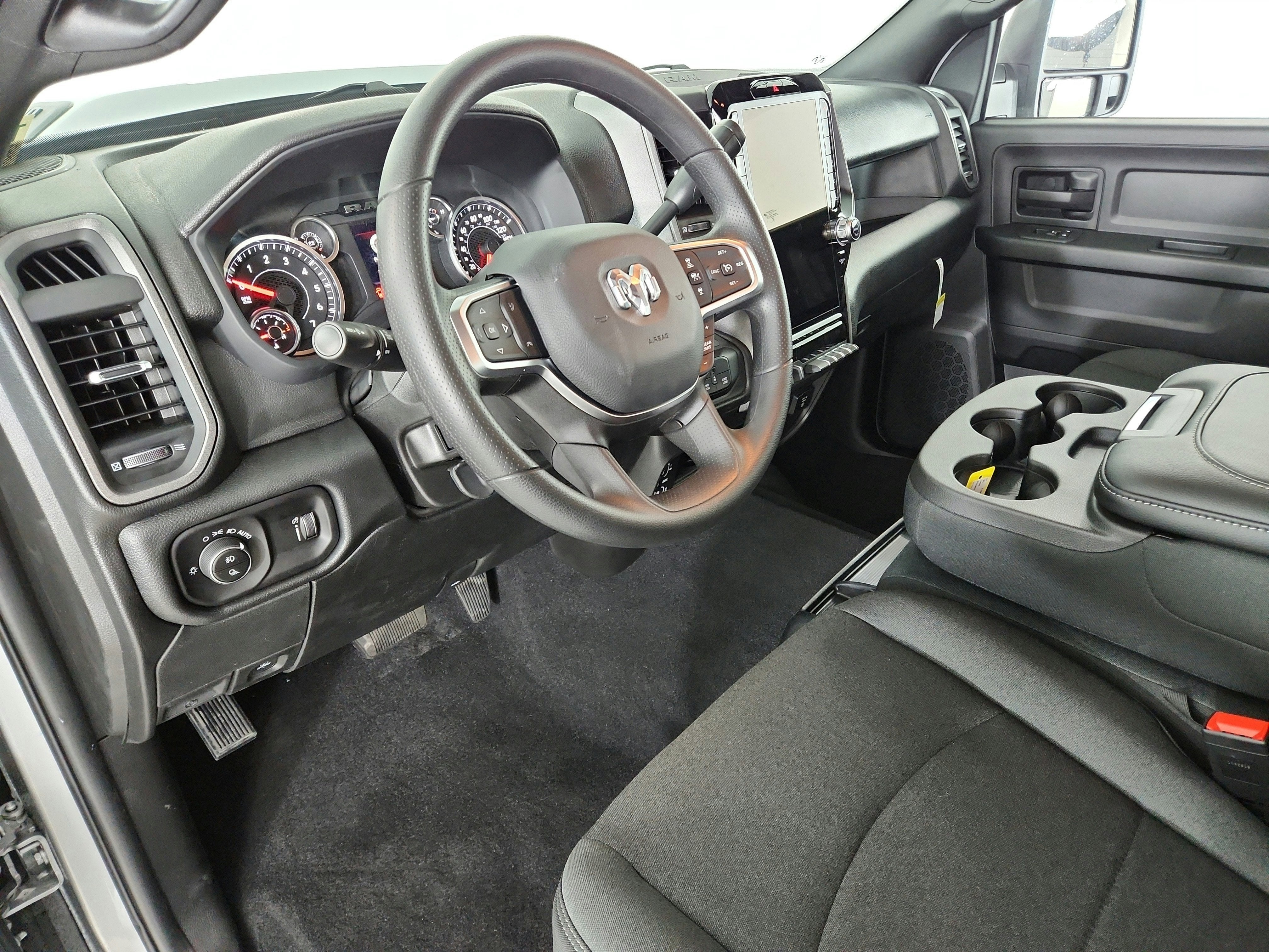 2026 RAM Ram 2500 RAM 2500 TRADESMAN CREW CAB 4X4 (149 IN WB 6 FT 4 IN BOX)