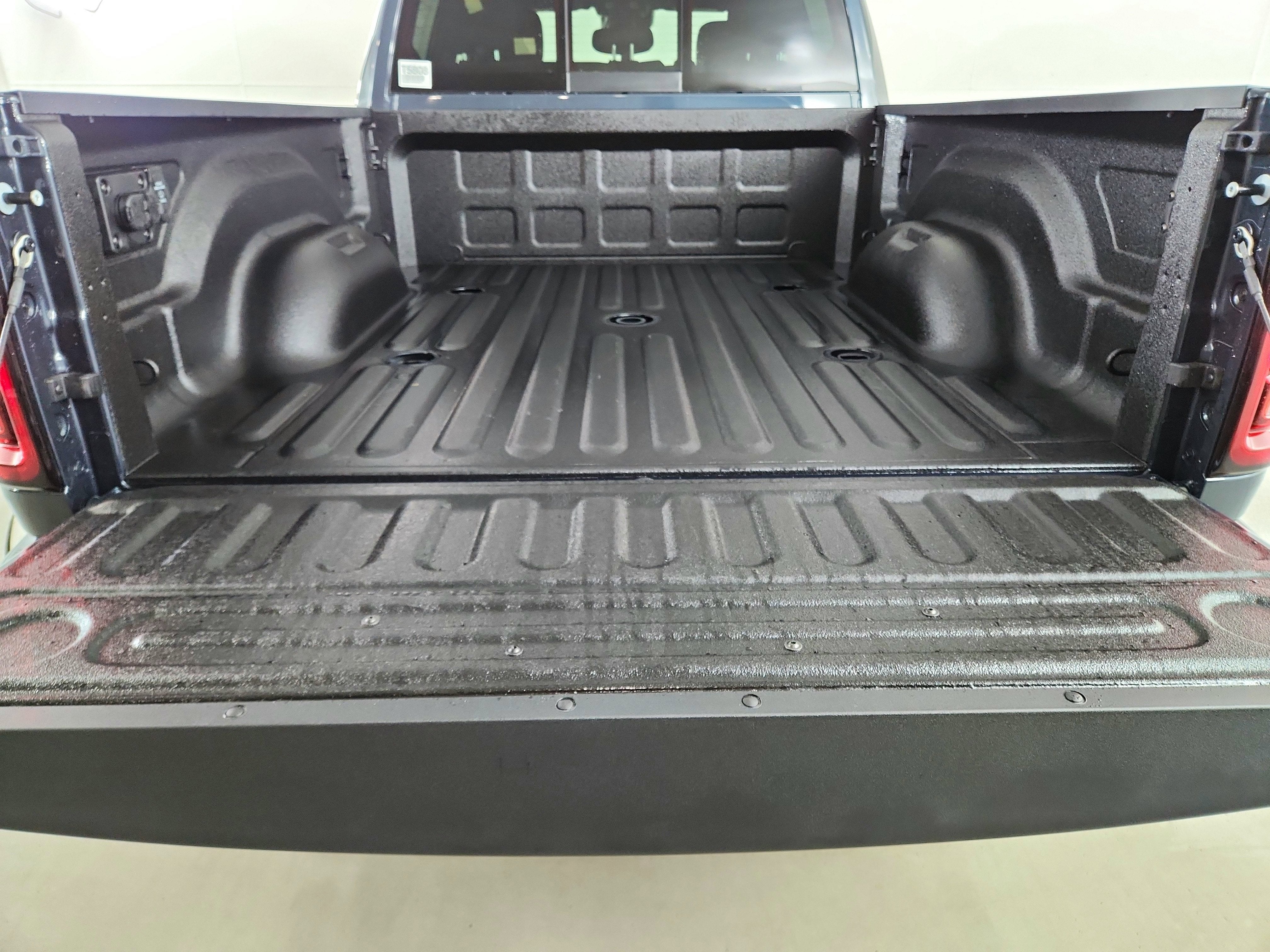 2026 RAM Ram 2500 RAM 2500 TRADESMAN CREW CAB 4X4 (149 IN WB 6 FT 4 IN BOX)
