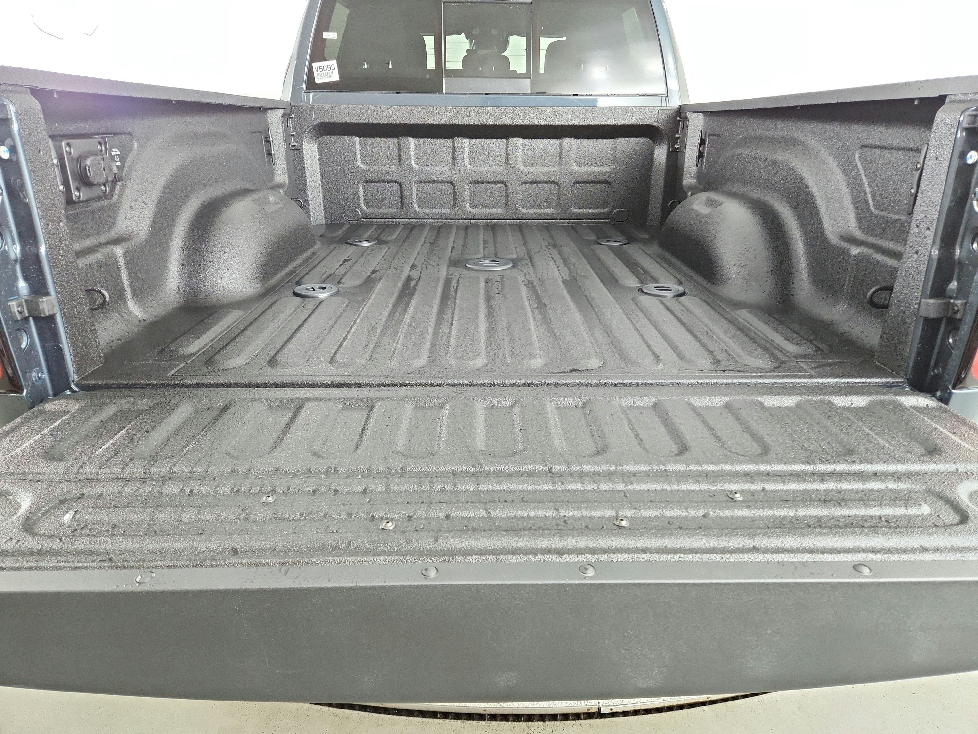 2027 RAM Ram 2500 Black Express 4x4 Crew Cab 6'4" Box