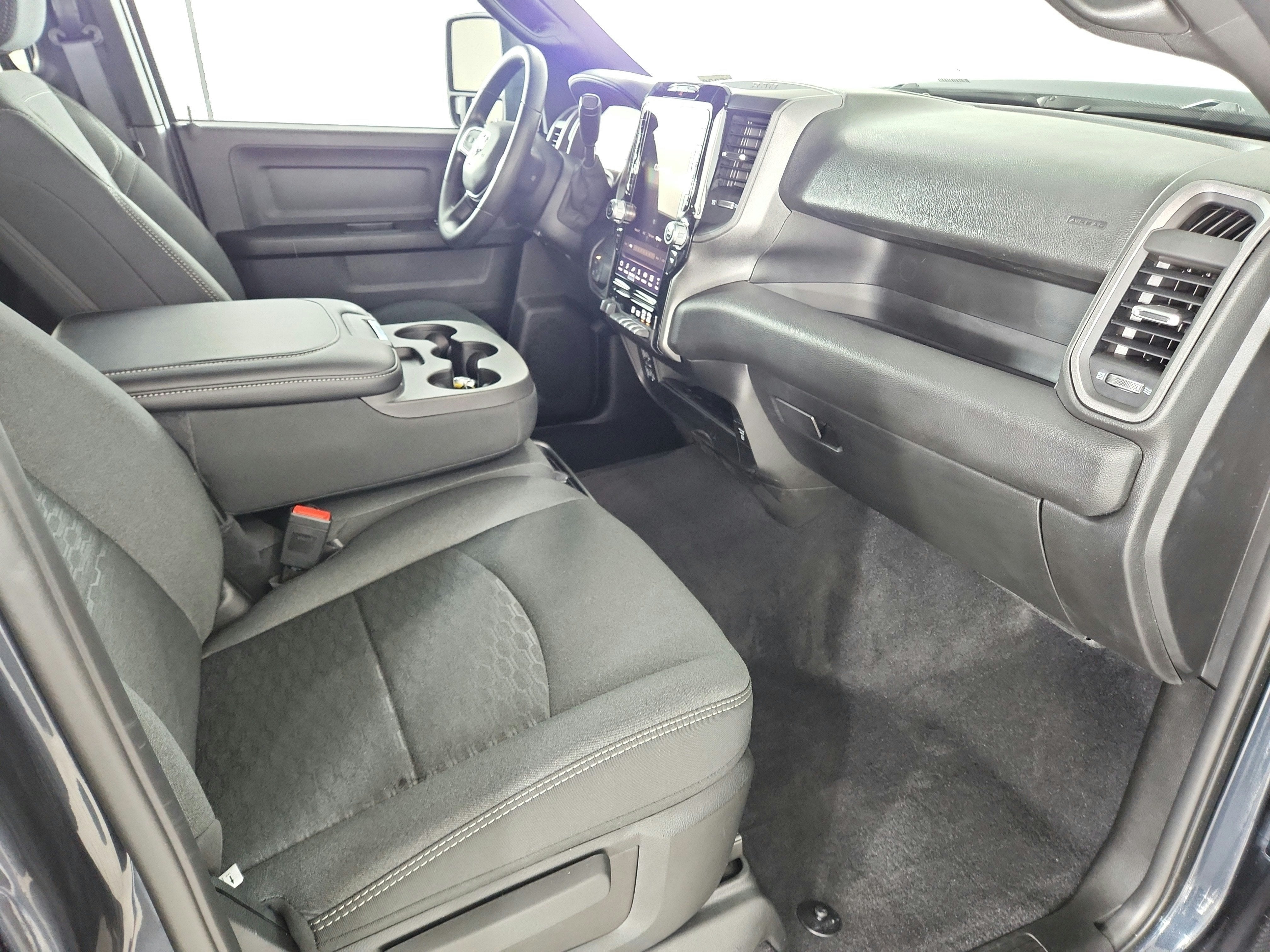 2027 RAM Ram 2500 Black Express 4x4 Crew Cab 6'4" Box