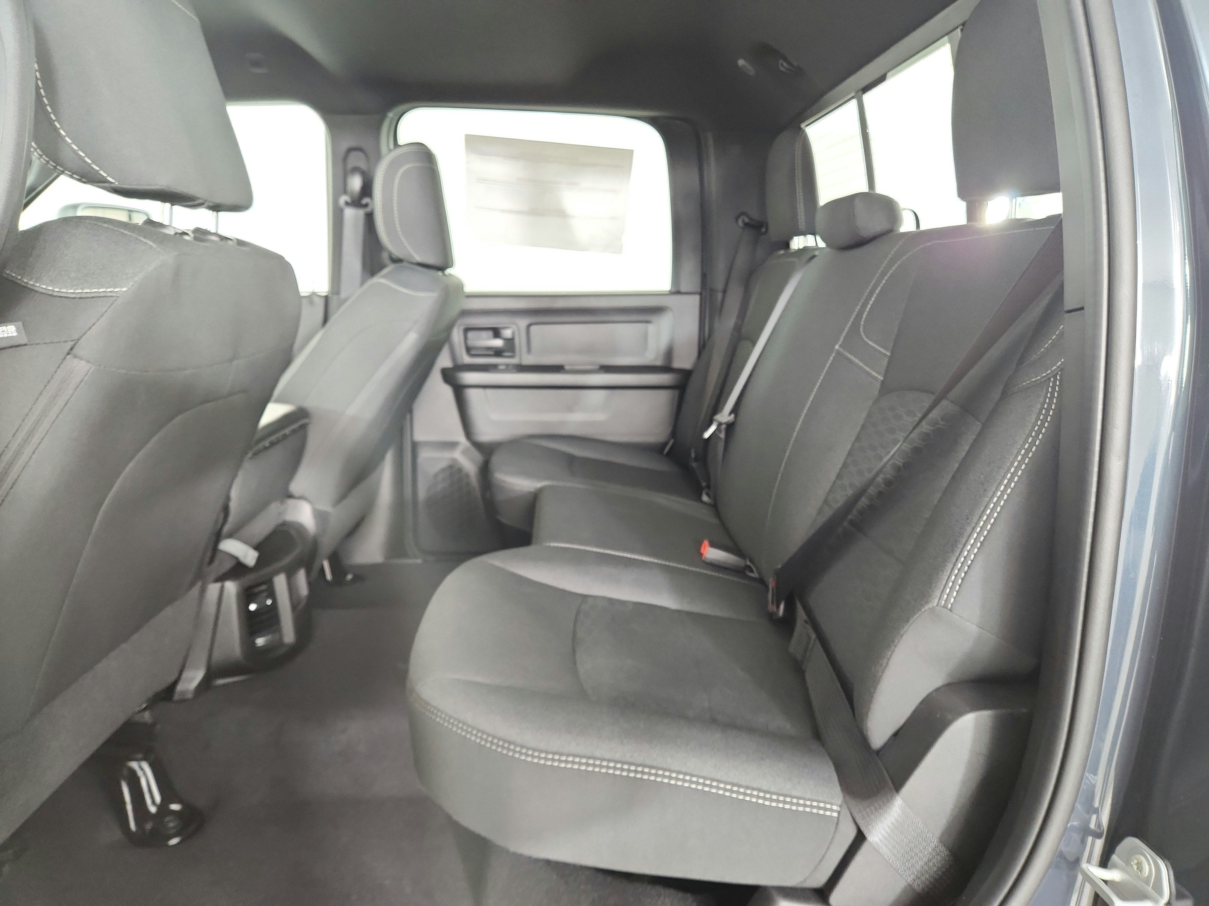 2027 RAM Ram 2500 Black Express 4x4 Crew Cab 6'4" Box