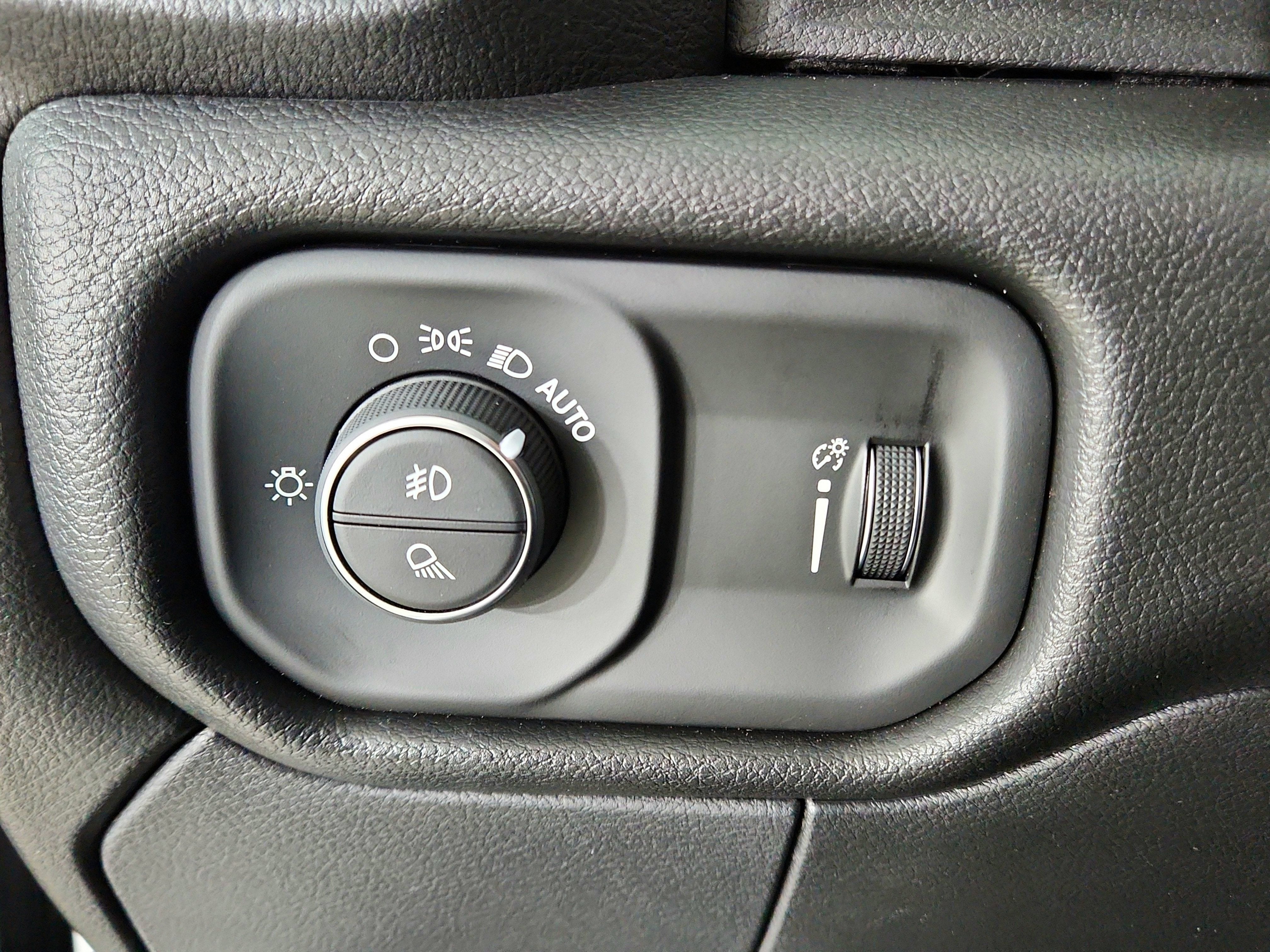 2026 RAM Ram 2500 RAM 2500 TRADESMAN CREW CAB 4X4 (149 IN WB 6 FT 4 IN BOX)