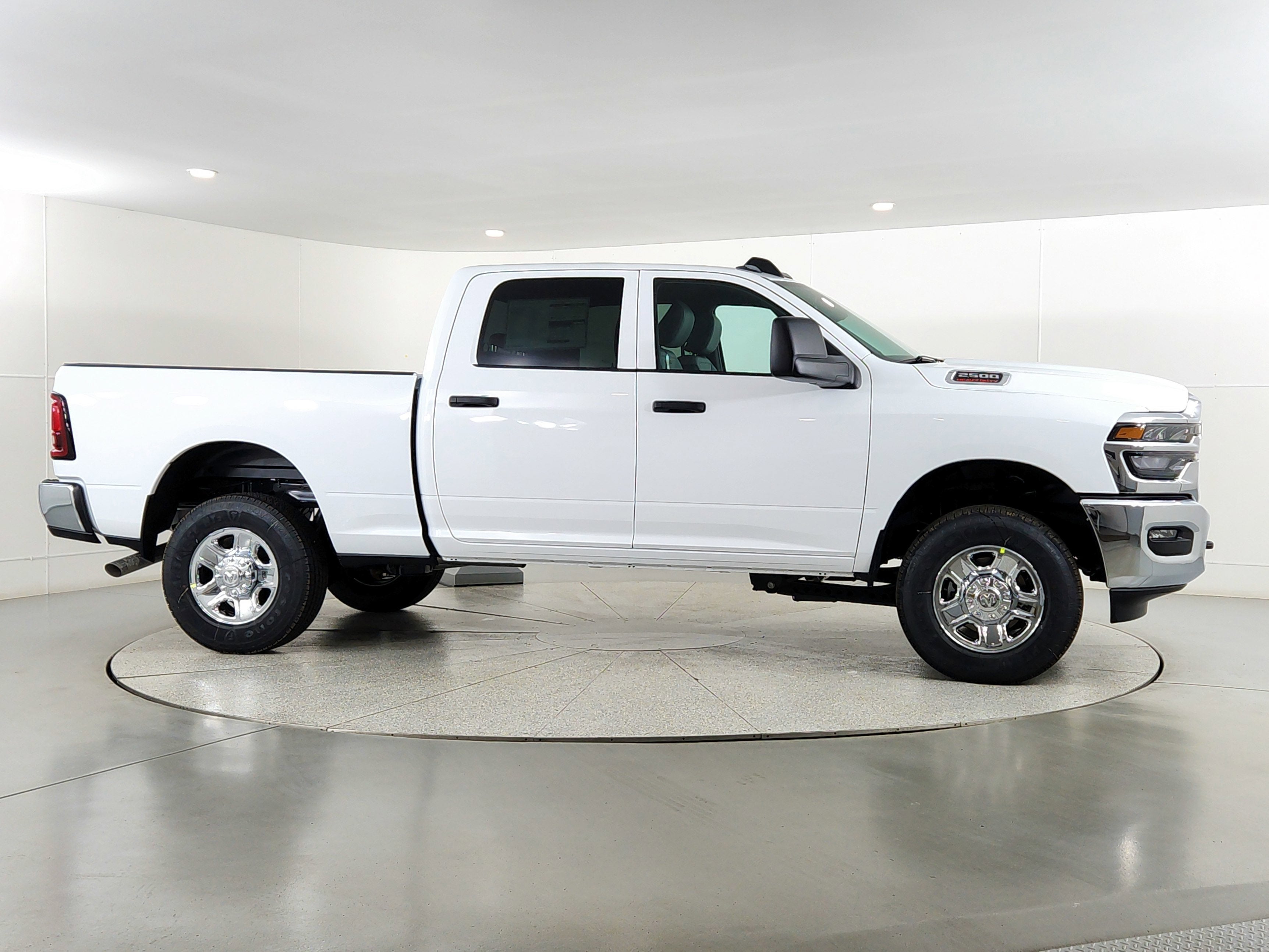 2026 RAM Ram 2500 RAM 2500 TRADESMAN CREW CAB 4X4 (149 IN WB 6 FT 4 IN BOX)