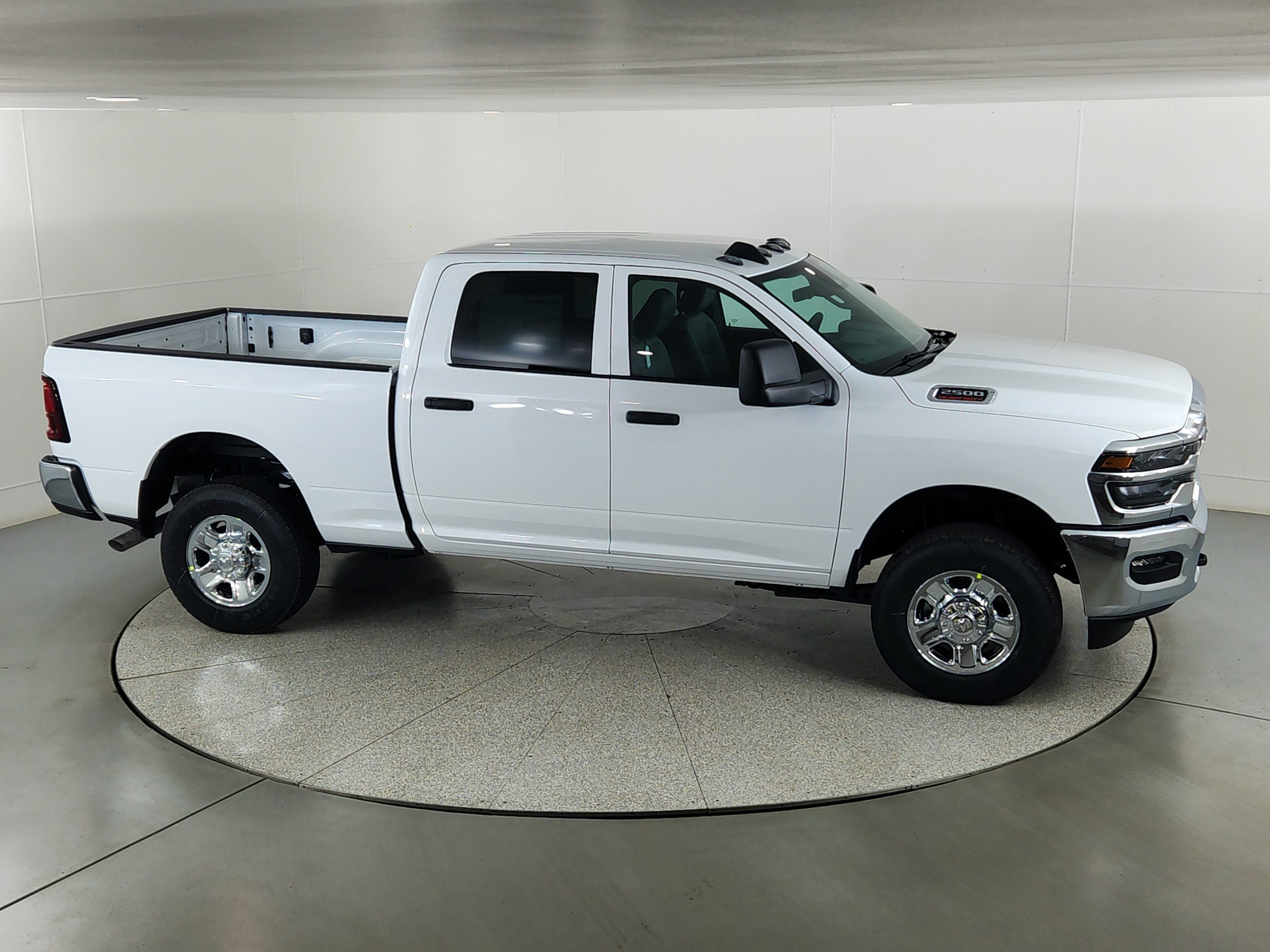 2026 RAM Ram 2500 RAM 2500 TRADESMAN CREW CAB 4X4 (149 IN WB 6 FT 4 IN BOX)