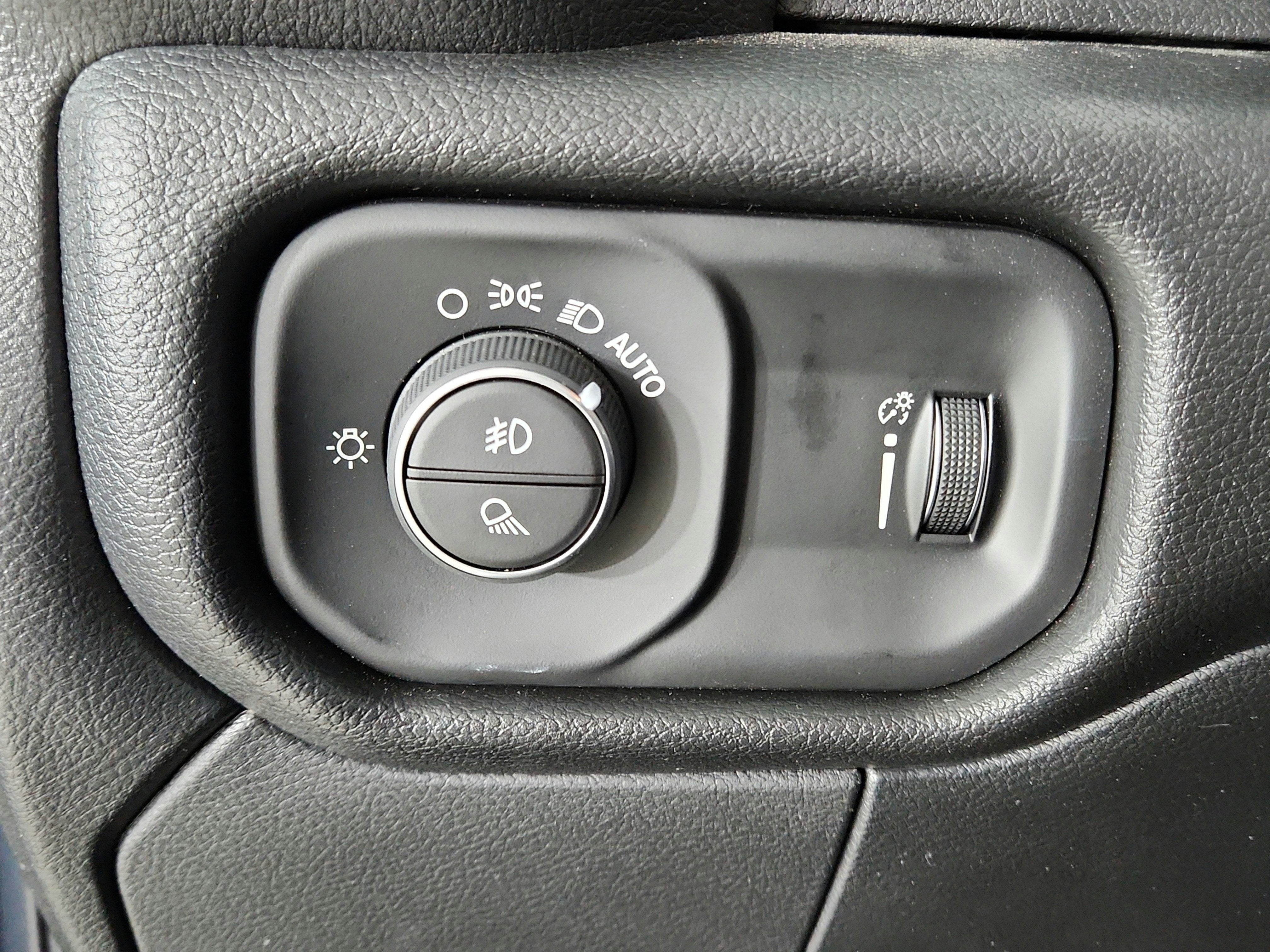 2026 RAM Ram 2500 RAM 2500 TRADESMAN CREW CAB 4X4 (149 IN WB 6 FT 4 IN BOX)