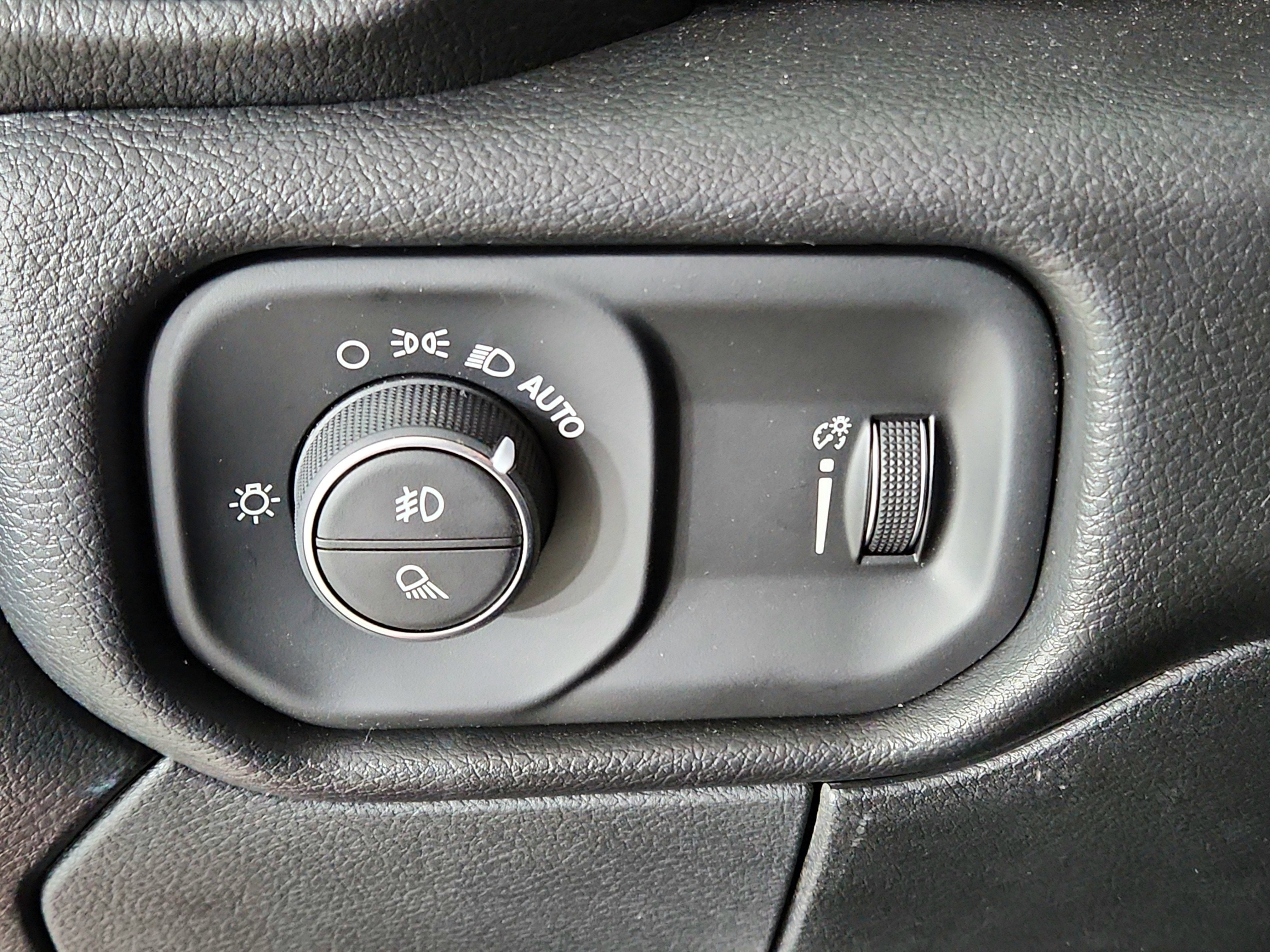 2026 RAM Ram 2500 RAM 2500 TRADESMAN CREW CAB 4X4 (149 IN WB 6 FT 4 IN BOX)