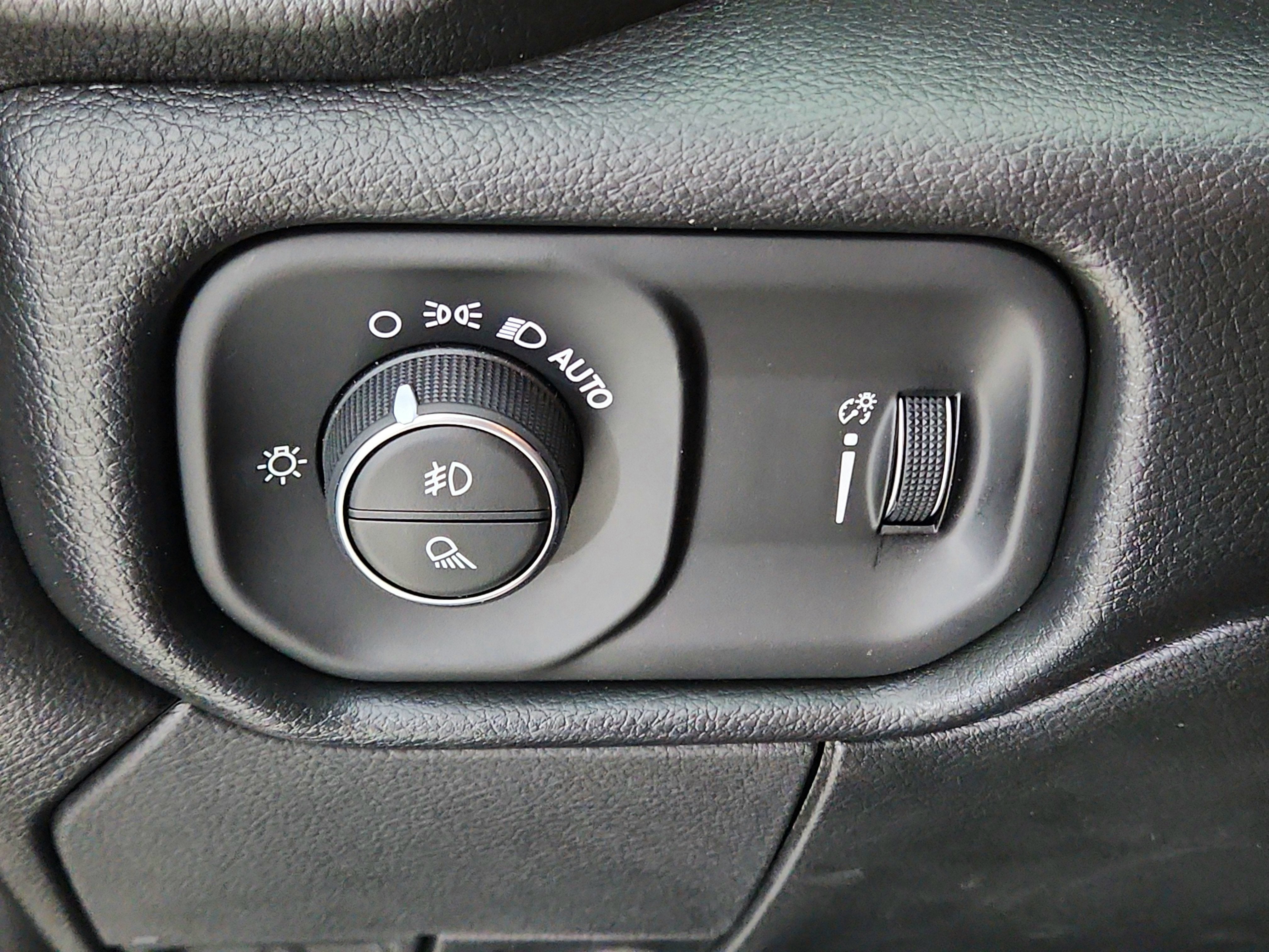 2026 RAM Ram 2500 RAM 2500 TRADESMAN CREW CAB 4X4 (149 IN WB 6 FT 4 IN BOX)