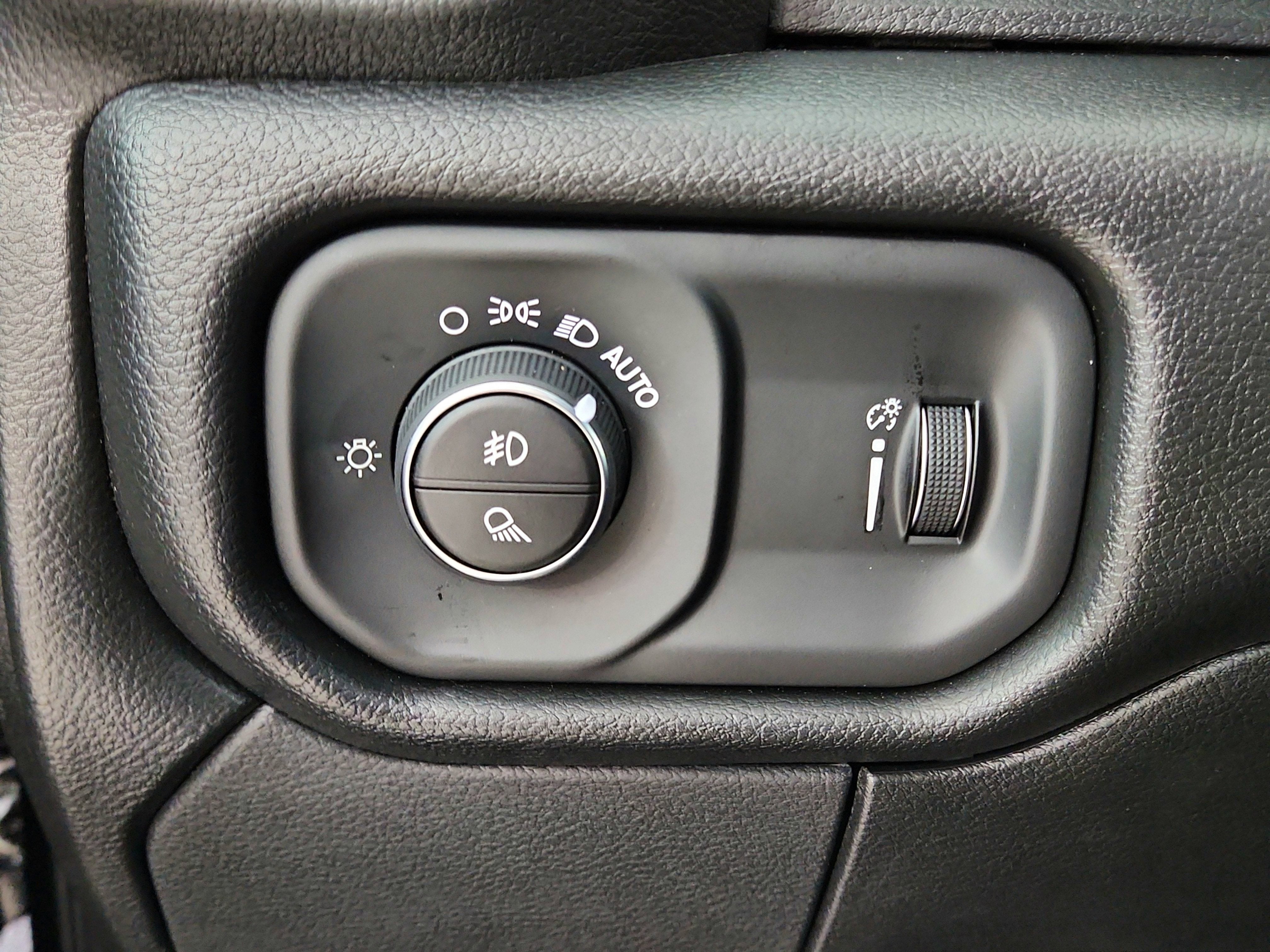 2026 RAM Ram 2500 RAM 2500 TRADESMAN CREW CAB 4X4 (149 IN WB 6 FT 4 IN BOX)