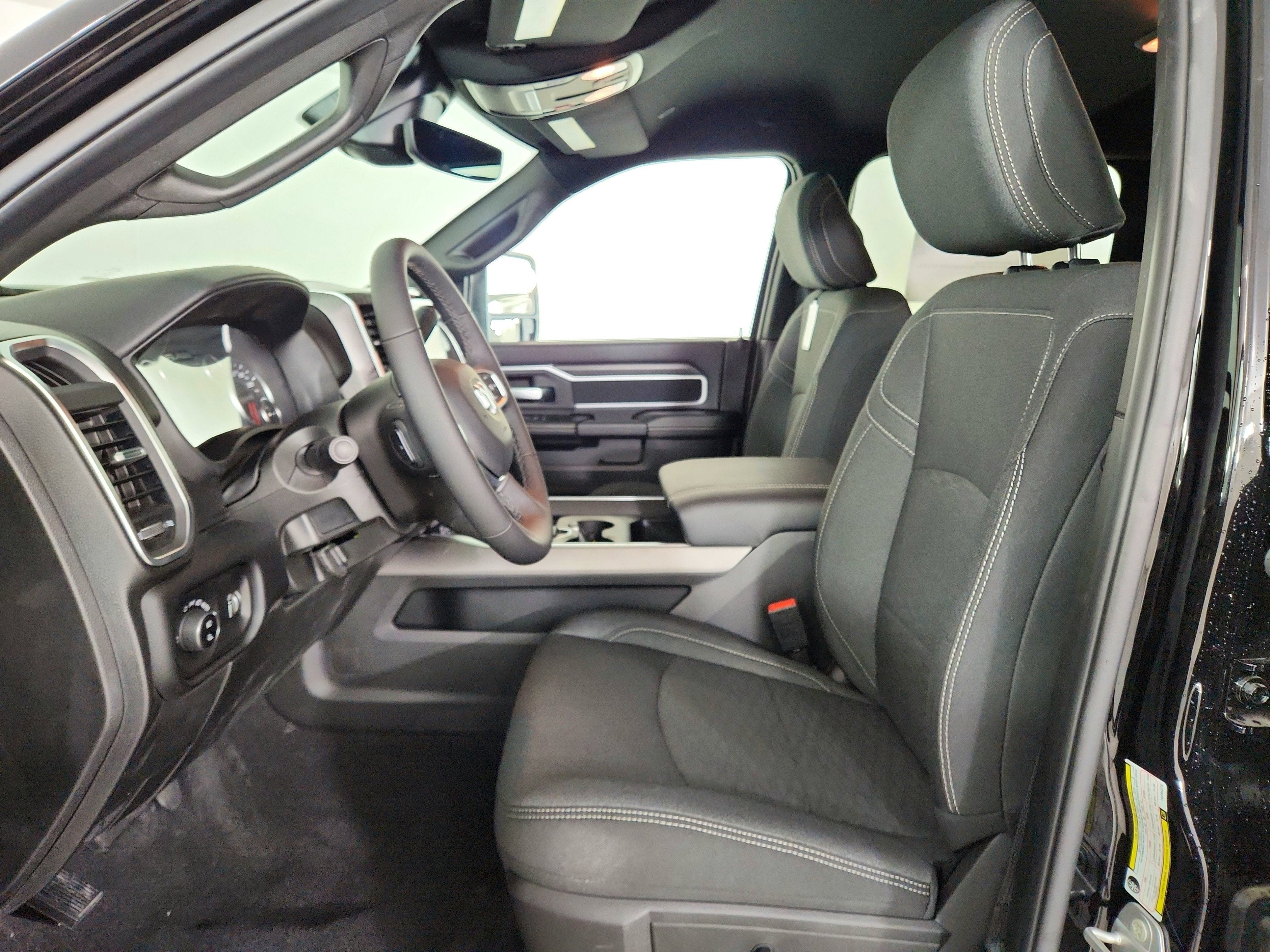 2026 RAM Ram 2500 RAM 2500 BIG HORN CREW CAB 4X4 (149 IN WB 6 FT 4 IN BOX)