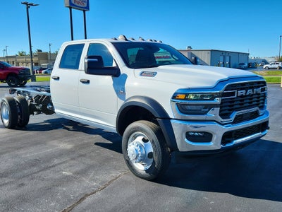 2026 RAM Ram 5500 Chassis Cab RAM 5500 CREW CAB CHASSIS 4X4 (197.4 IN WB - CA OF 84 IN)