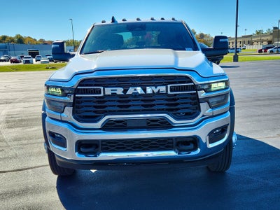 2026 RAM Ram 5500 Chassis Cab RAM 5500 CREW CAB CHASSIS 4X4 (197.4 IN WB - CA OF 84 IN)