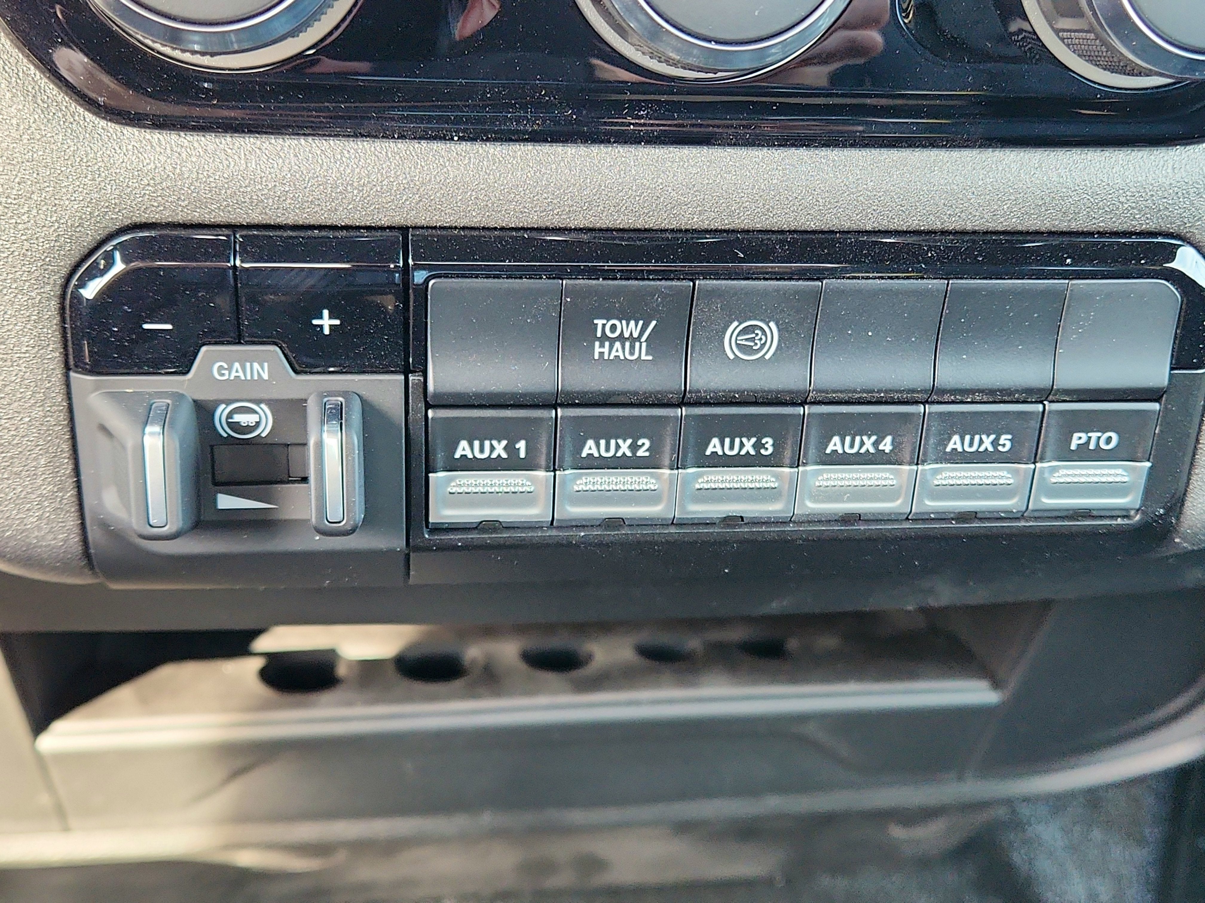 2026 RAM Ram 3500 Chassis Cab RAM 3500 REG CAB CHASSIS 4X4 (143.5 IN WB - CA OF 60 IN)