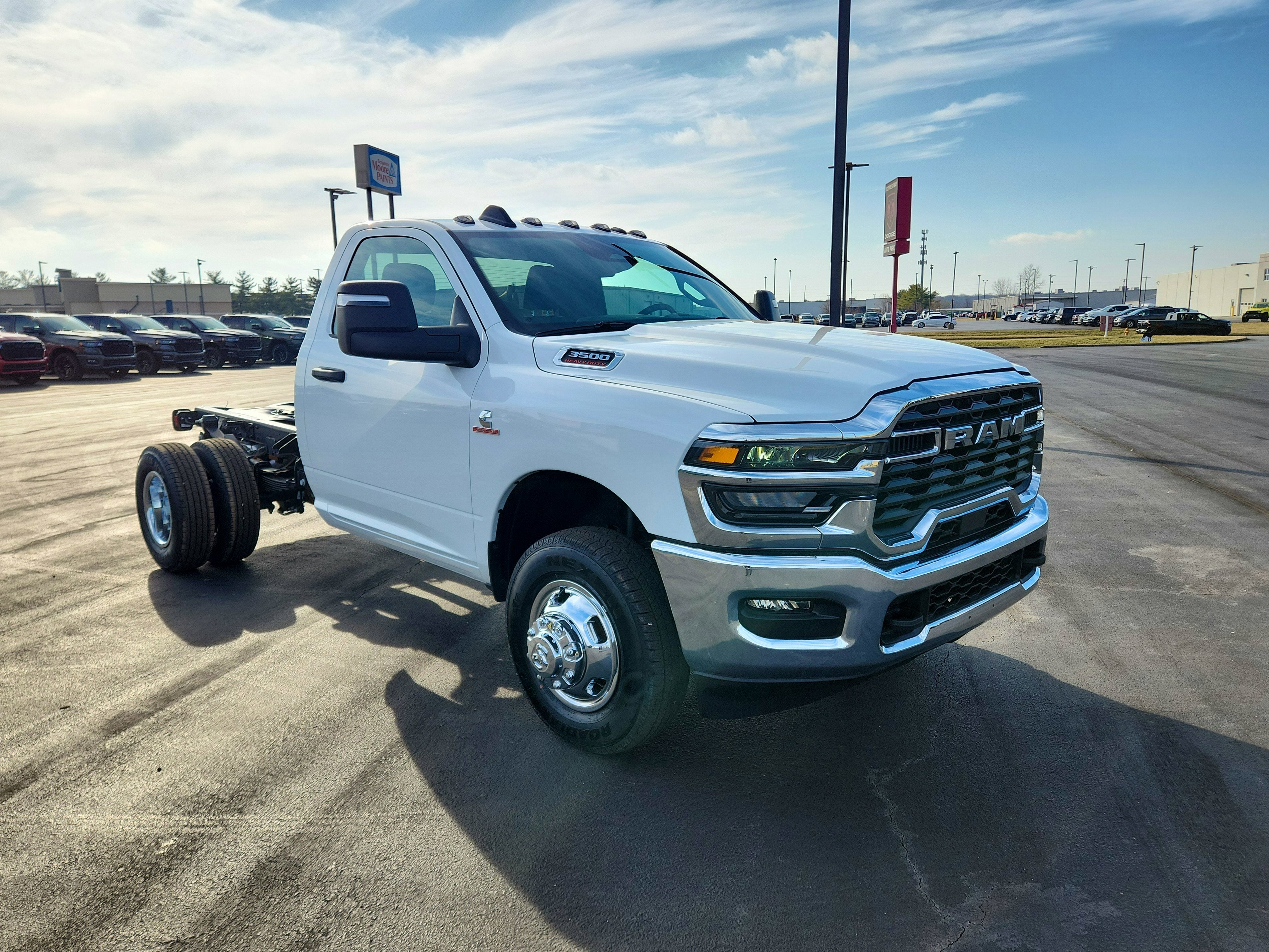 2026 RAM Ram 3500 Chassis Cab RAM 3500 REG CAB CHASSIS 4X4 (143.5 IN WB - CA OF 60 IN)