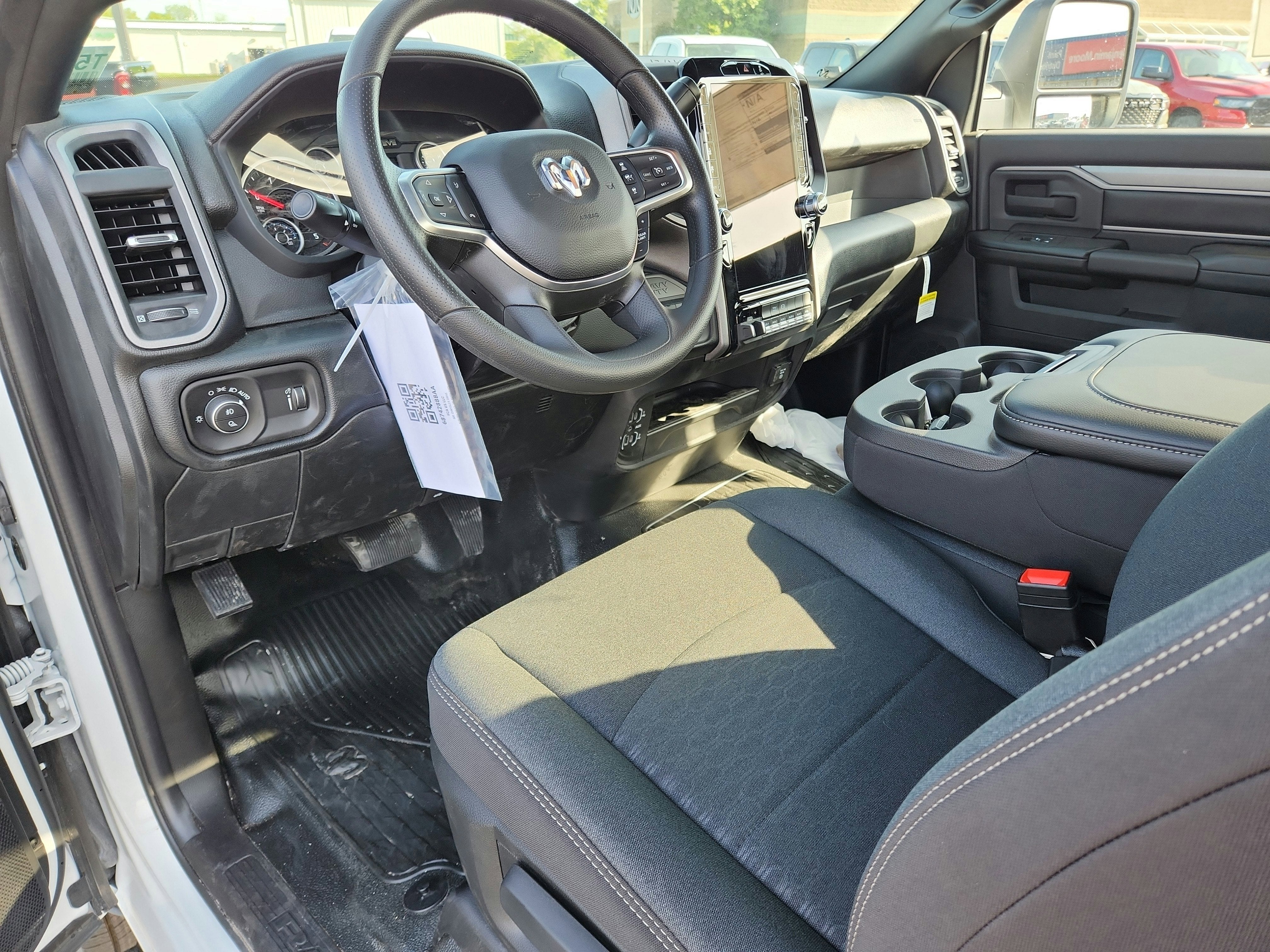 2026 RAM Ram 3500 Chassis Cab RAM 3500 REG CAB CHASSIS 4X4 (167.5 IN WB - CA OF 84 IN)