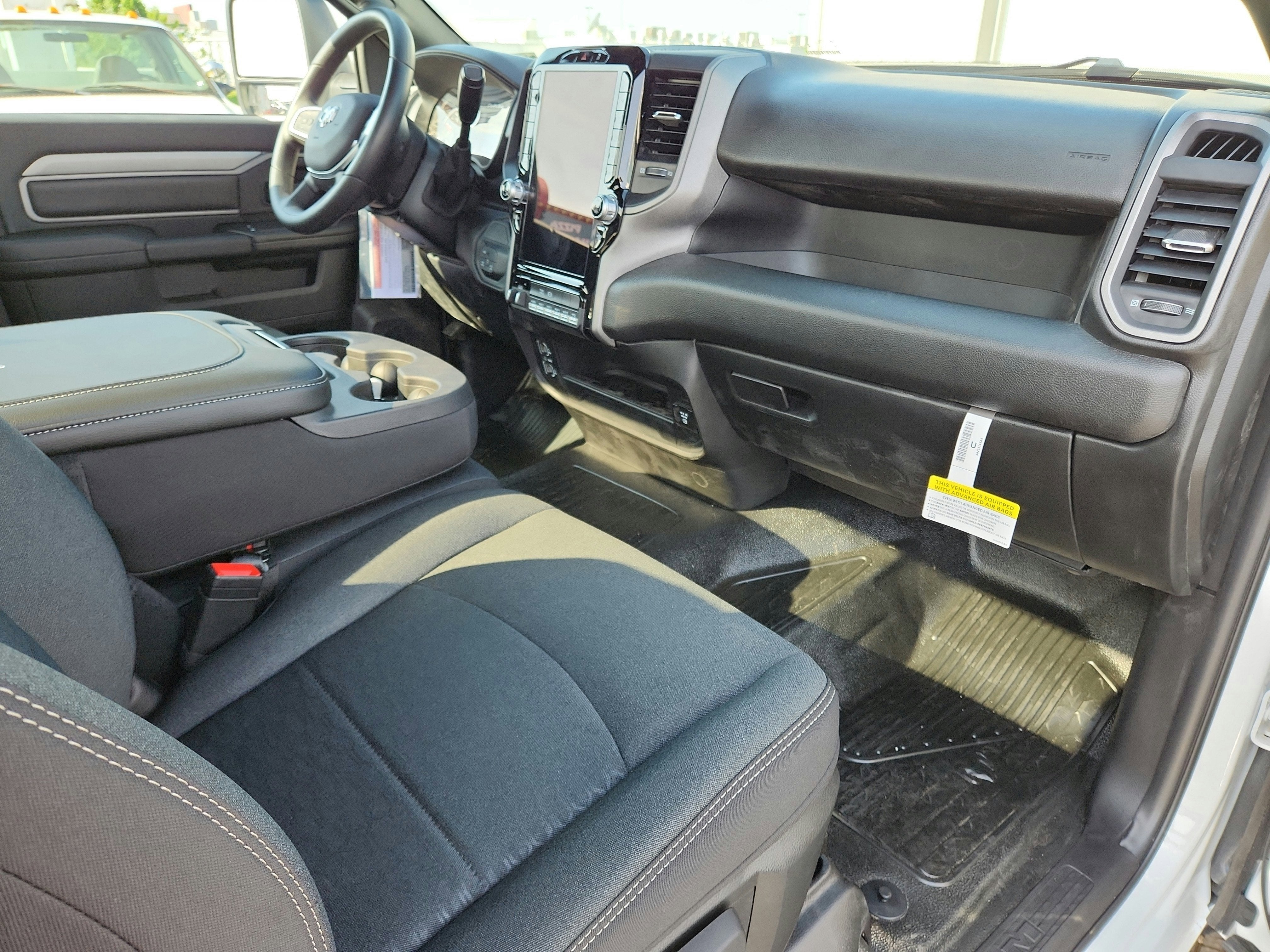 2026 RAM Ram 3500 Chassis Cab RAM 3500 REG CAB CHASSIS 4X4 (167.5 IN WB - CA OF 84 IN)