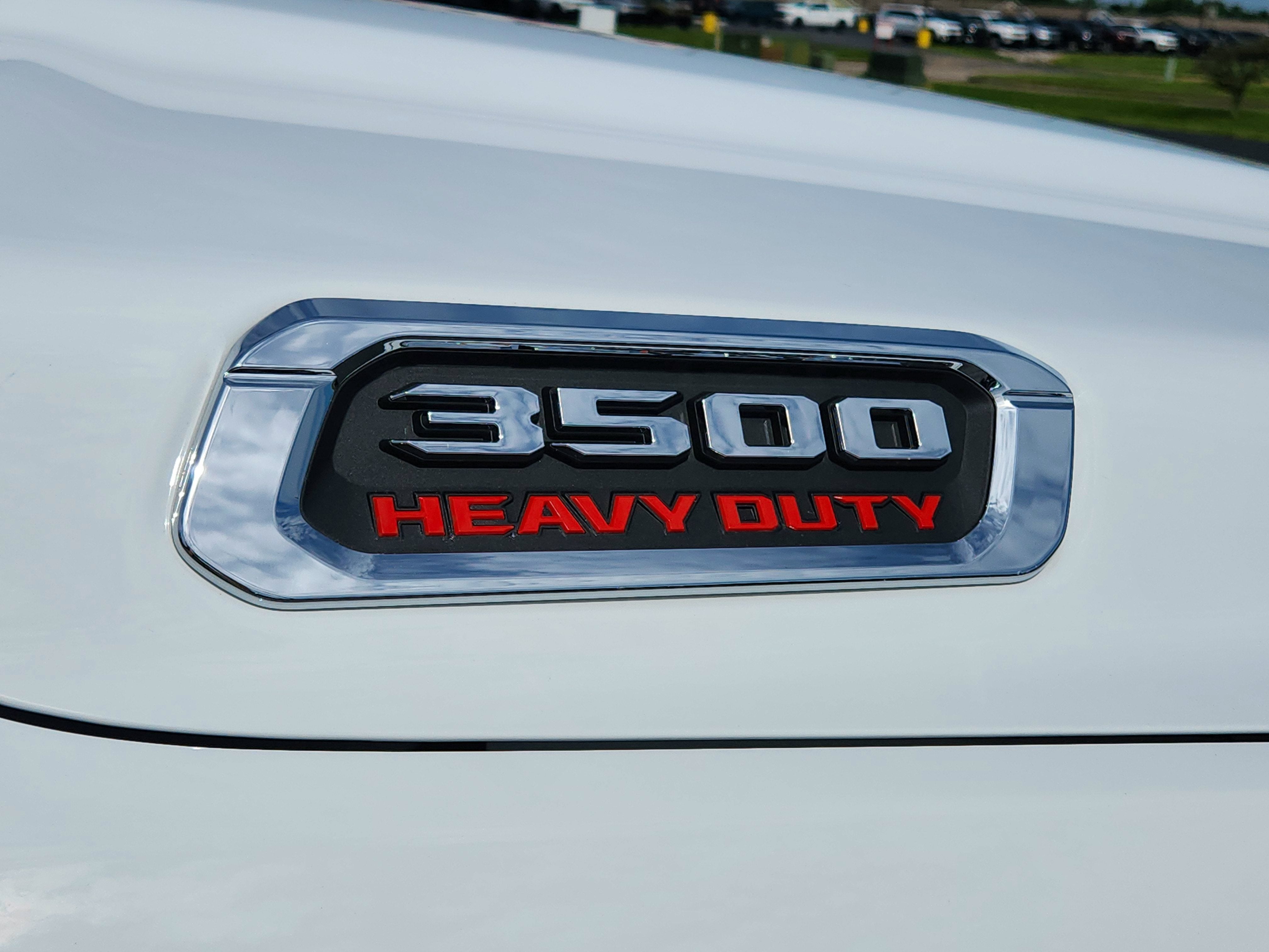 2026 RAM Ram 3500 Chassis Cab RAM 3500 CREW CAB CHASSIS 4X4 (172.4 IN WB - CA OF 60 IN)