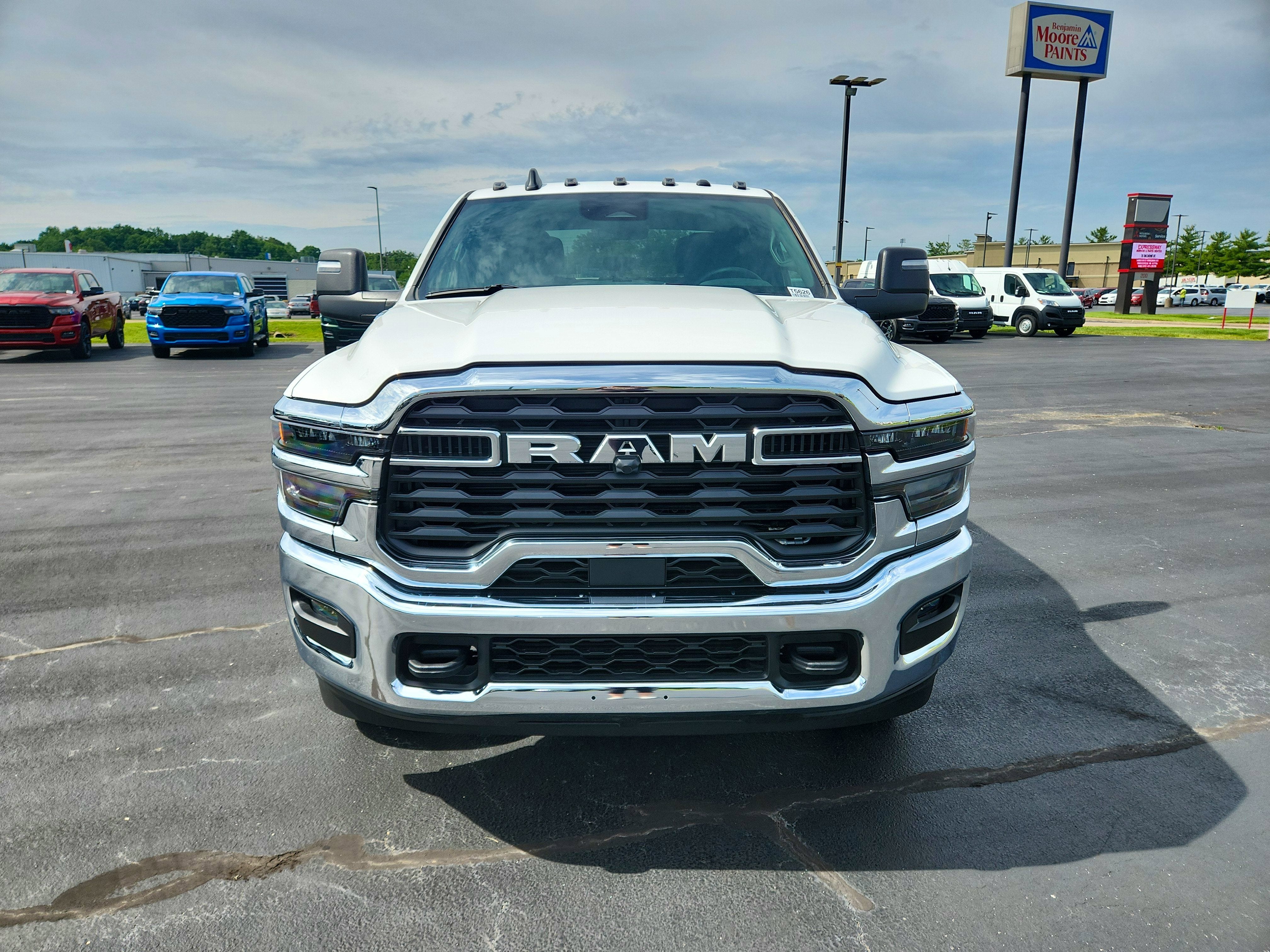 2026 RAM Ram 3500 Chassis Cab RAM 3500 CREW CAB CHASSIS 4X4 (172.4 IN WB - CA OF 60 IN)