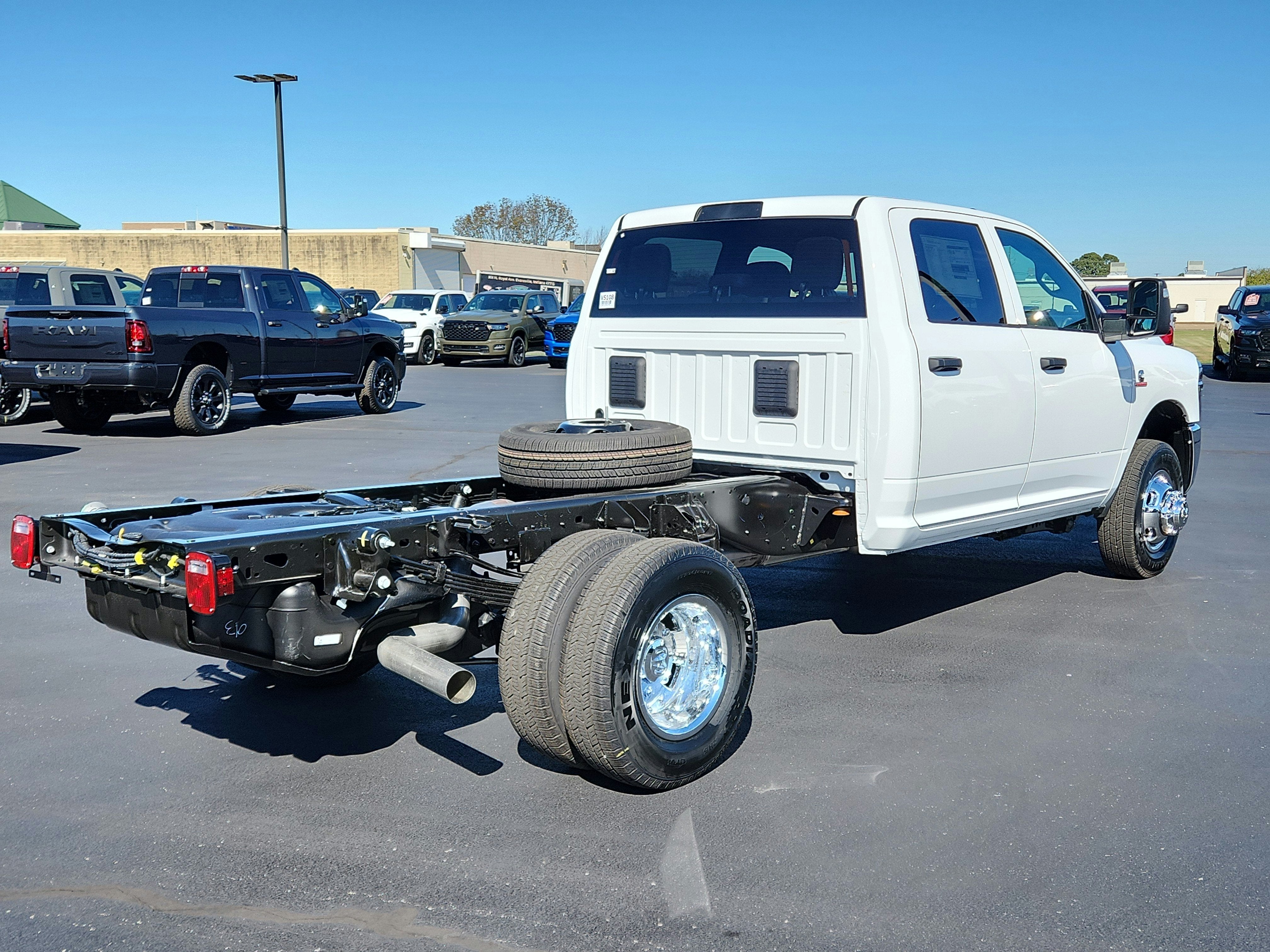 2027 RAM Ram 3500 Chassis Cab Tradesman 4WD Crew Cab 60" CA 172.4" WB