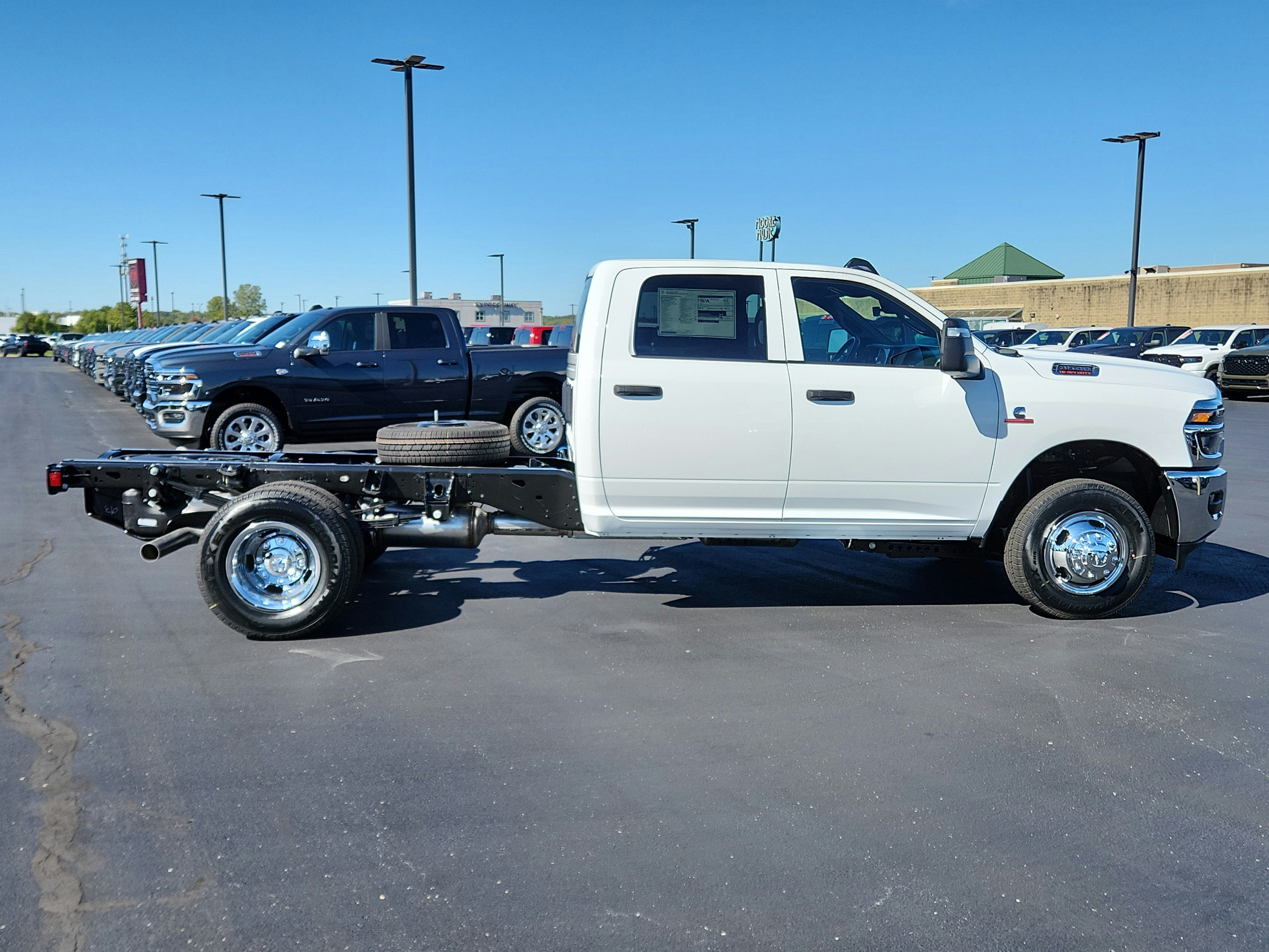 2027 RAM Ram 3500 Chassis Cab Tradesman 4WD Crew Cab 60" CA 172.4" WB