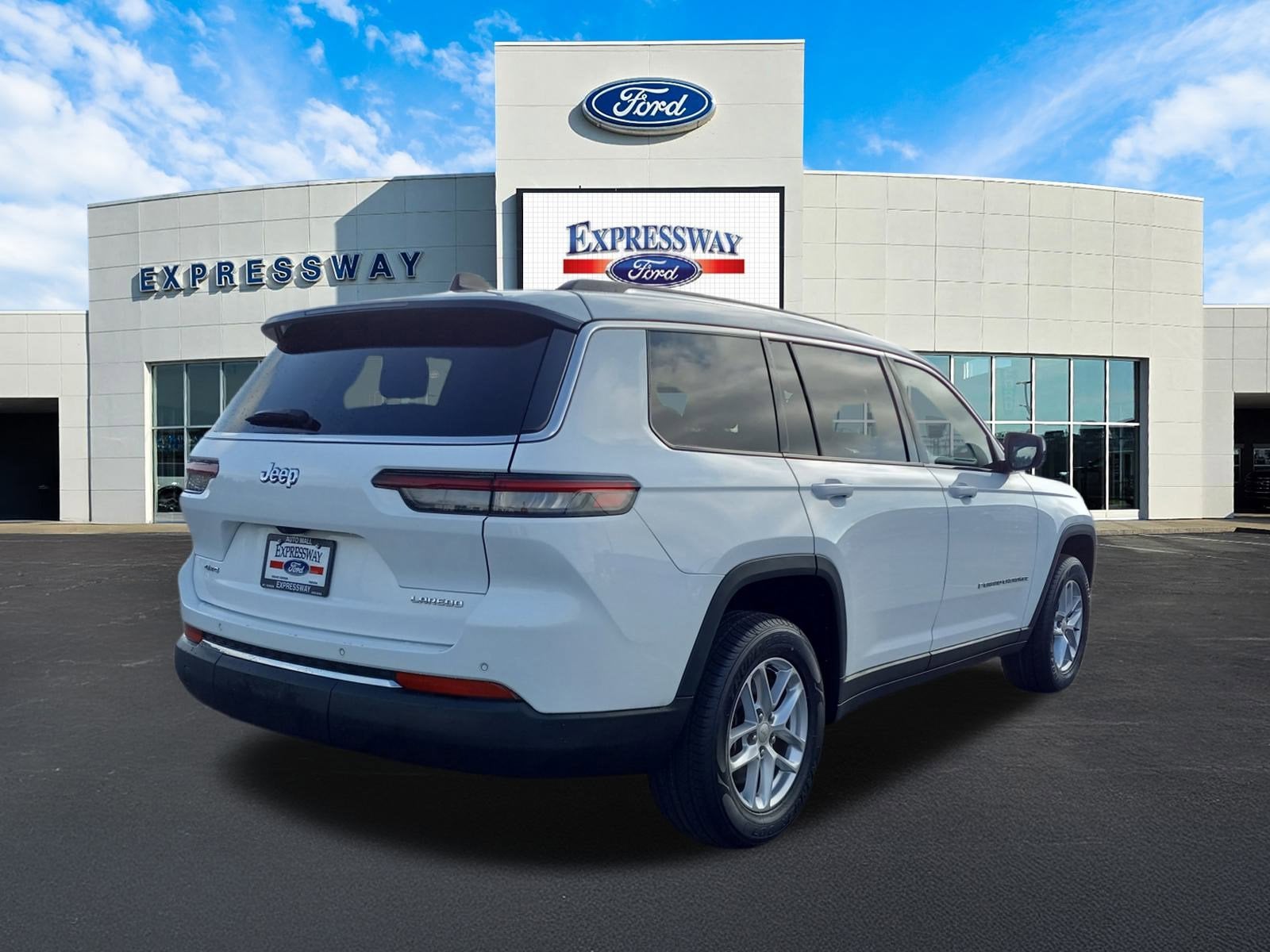 2023 Jeep Grand Cherokee L Laredo