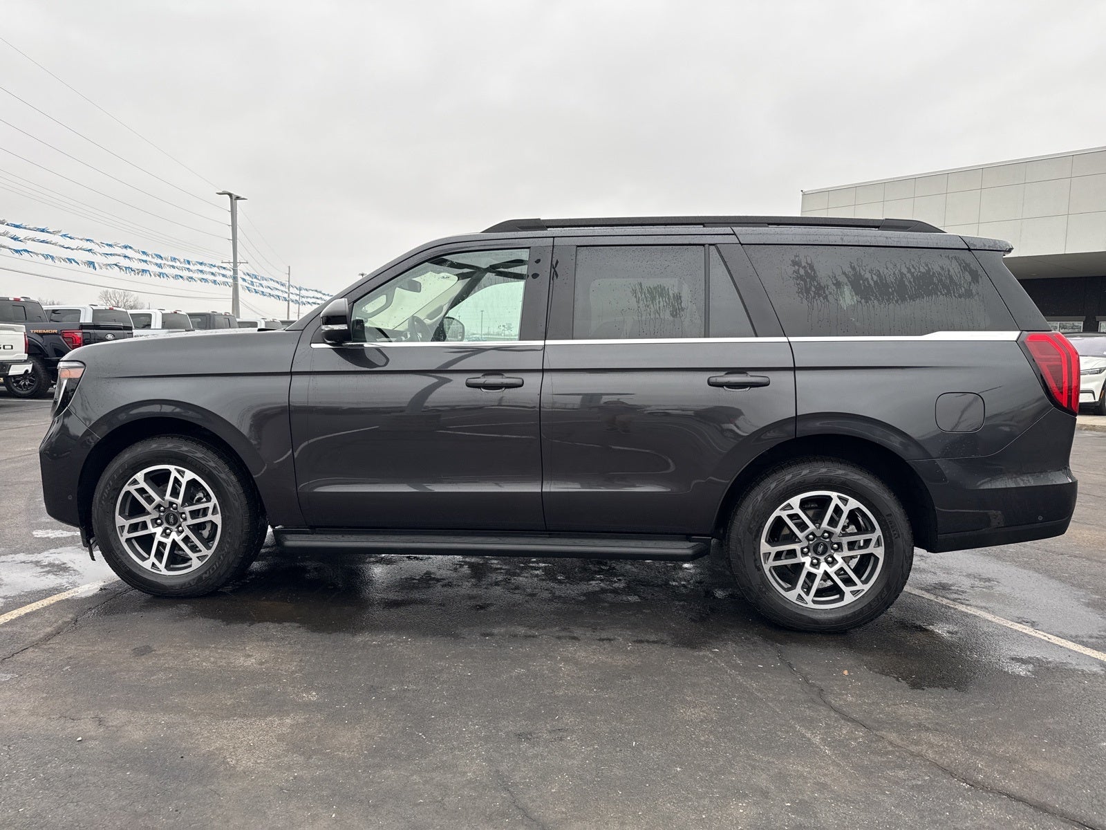 2025 Ford Expedition Active