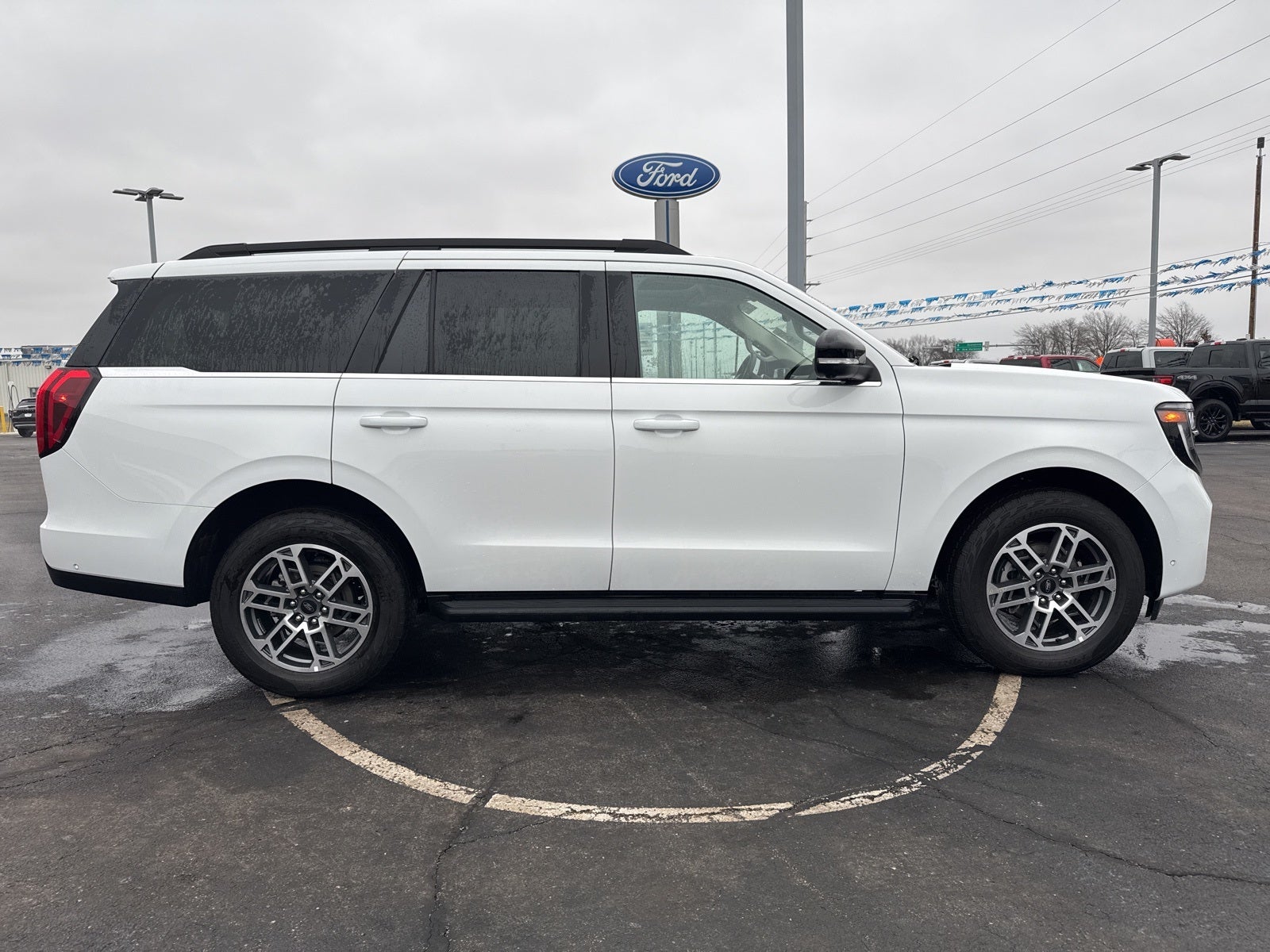 2025 Ford Expedition Active