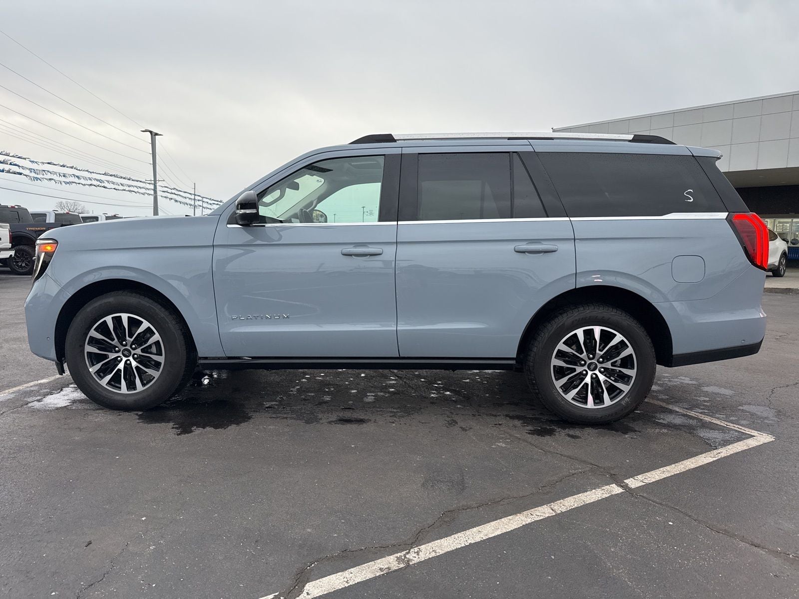 2025 Ford Expedition Platinum