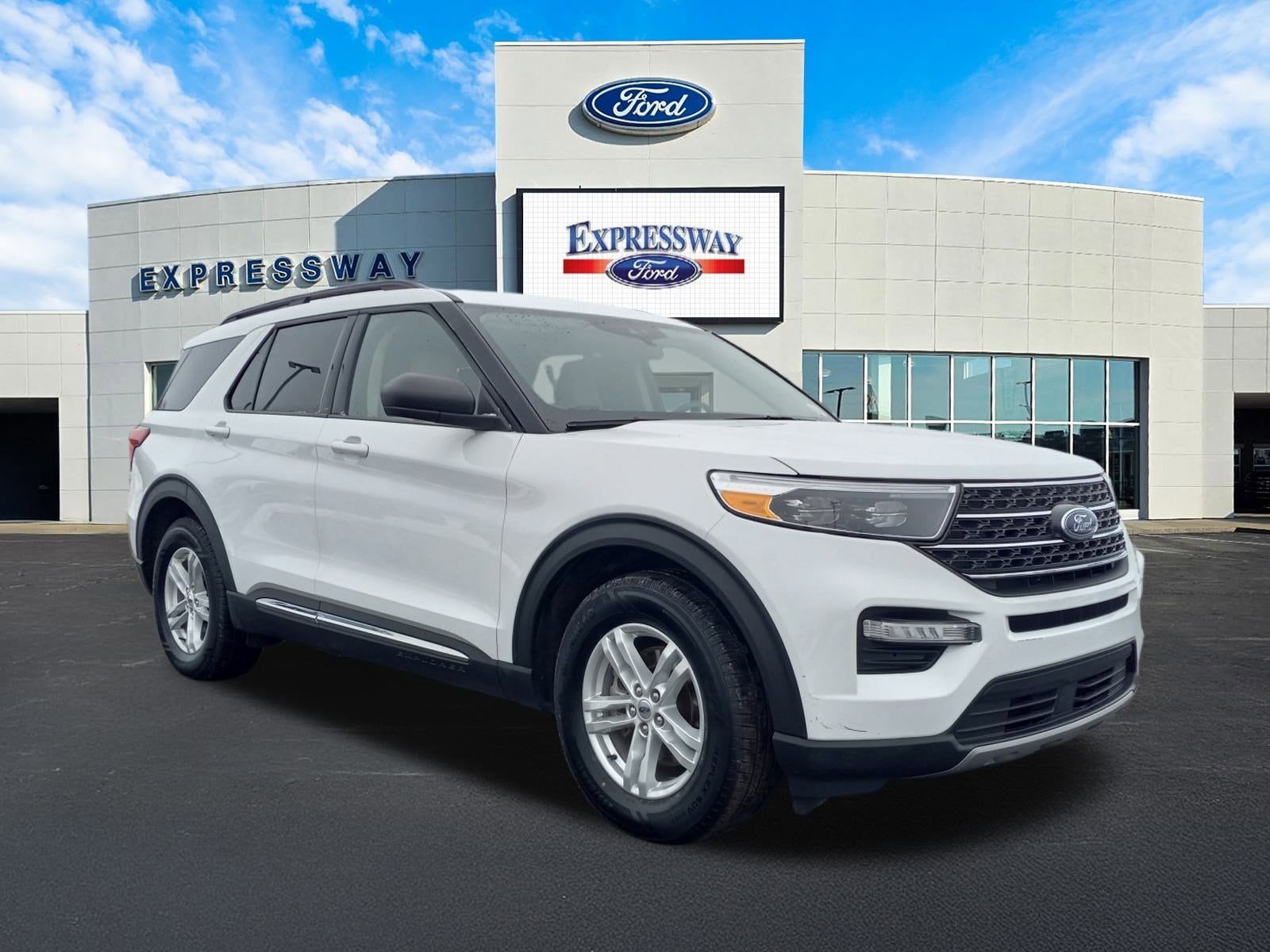 2024 Ford Explorer XLT