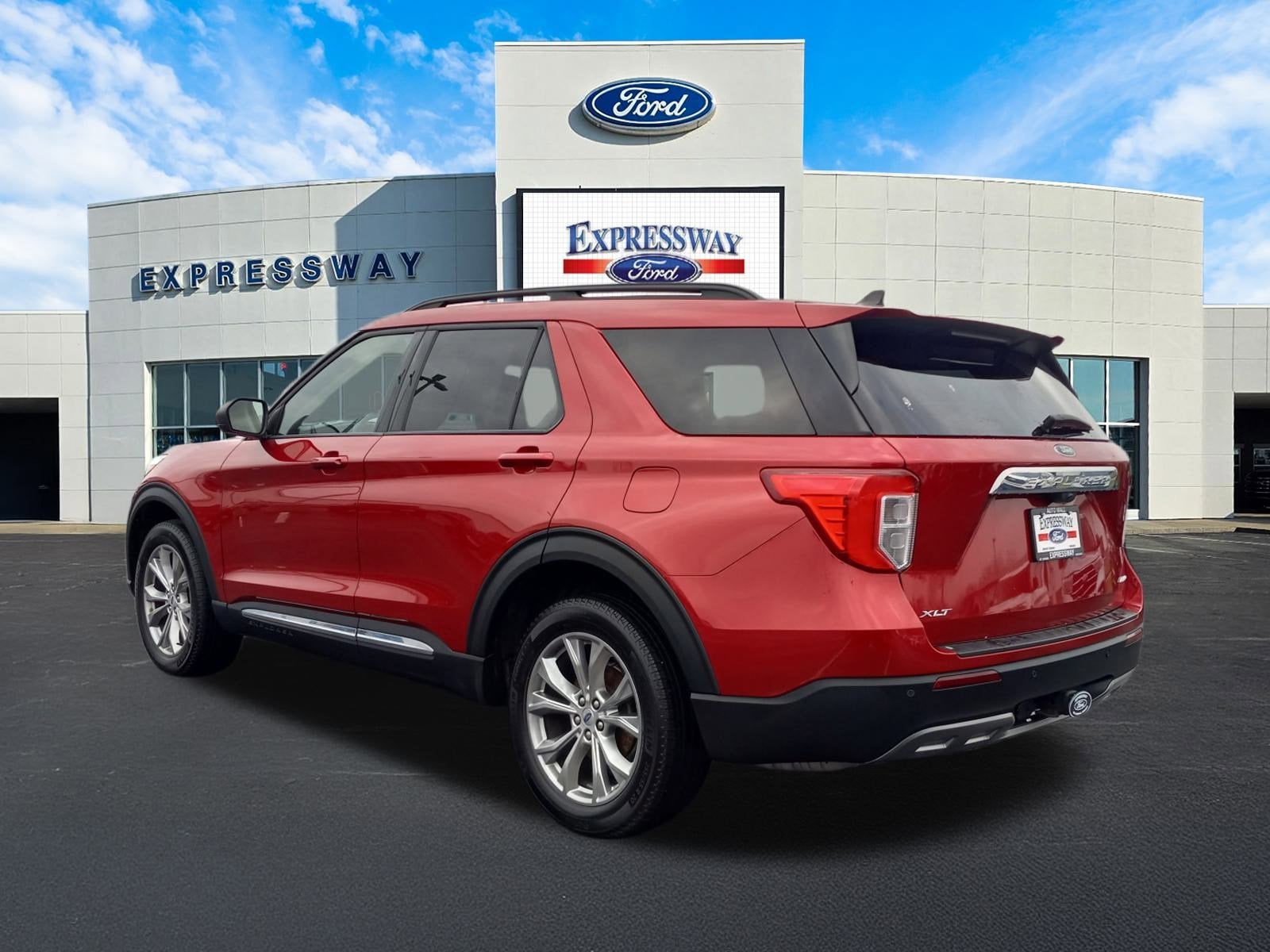 2023 Ford Explorer XLT