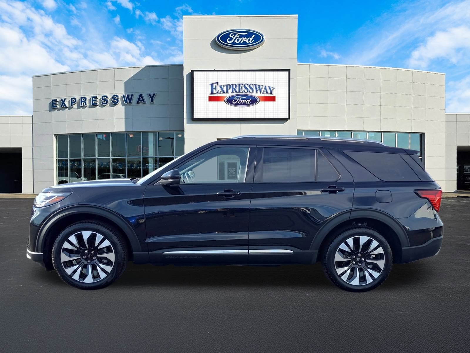 2025 Ford Explorer Platinum