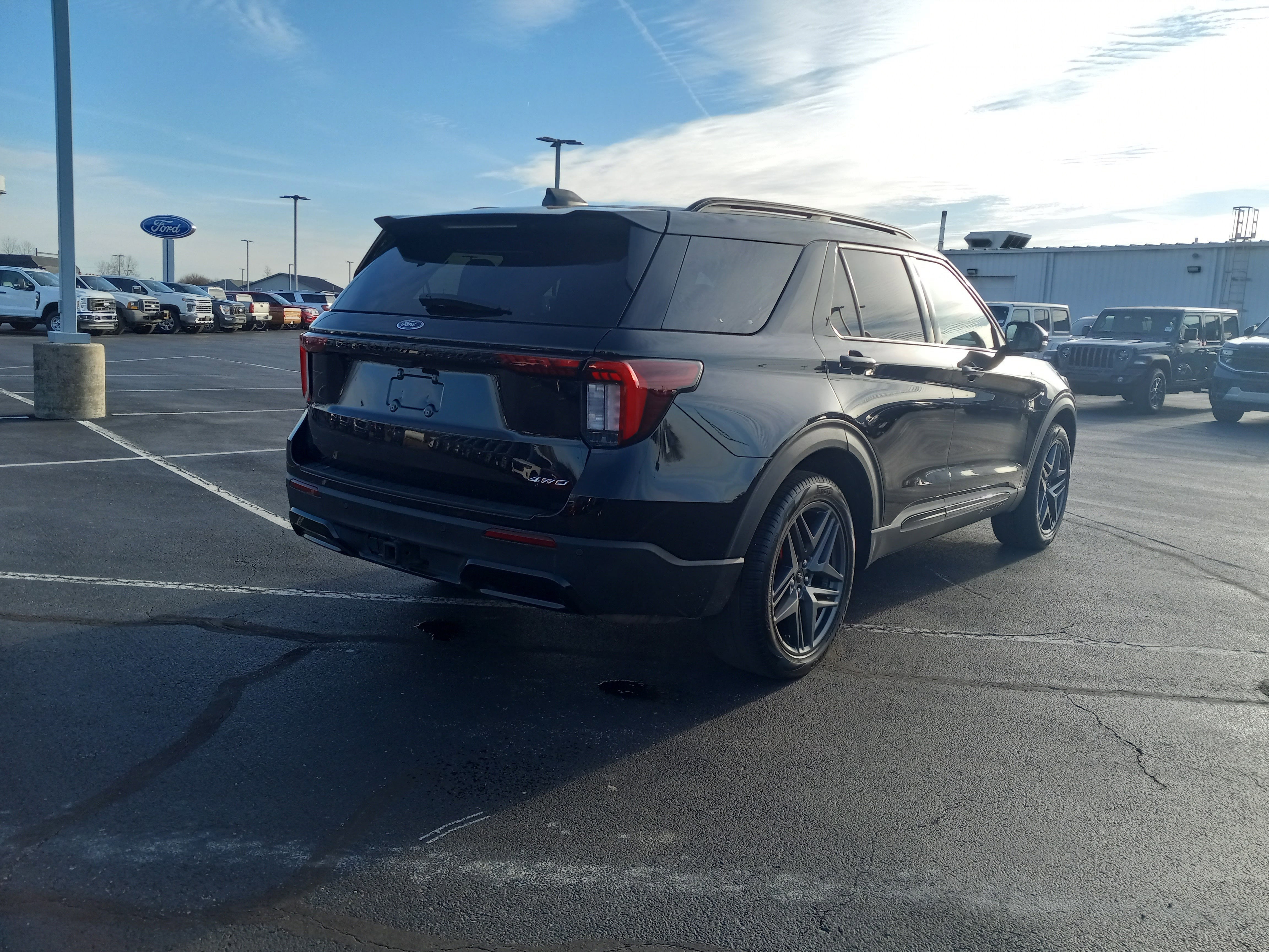 2025 Ford Explorer ST-Line