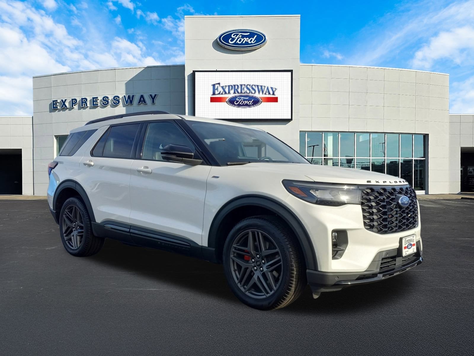 2025 Ford Explorer ST-Line