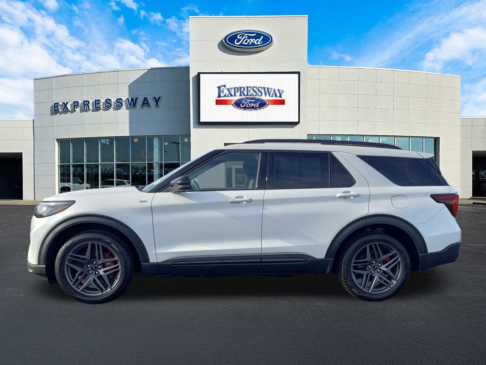 2025 Ford Explorer ST-Line