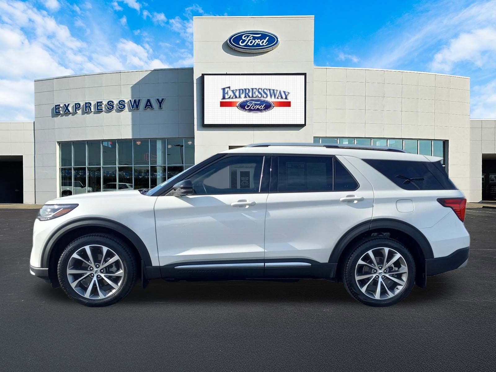 2025 Ford Explorer Platinum