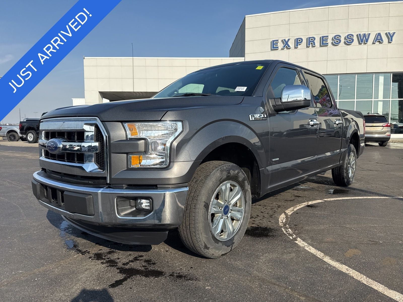 2016 Ford F-150 2WD SuperCrew 145" XLT