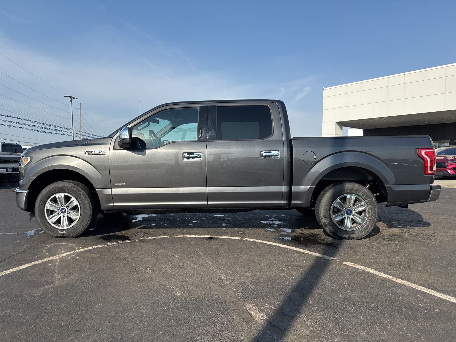 2016 Ford F-150 2WD SuperCrew 145" XLT