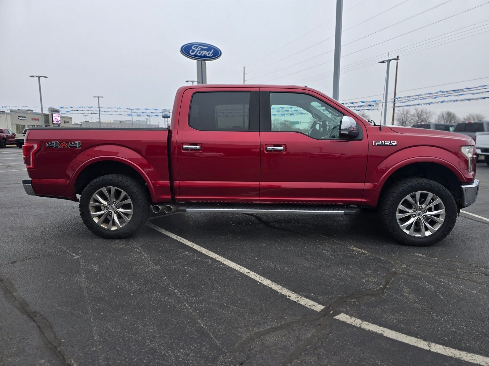 2015 Ford F-150 4WD SuperCrew 145" Lariat