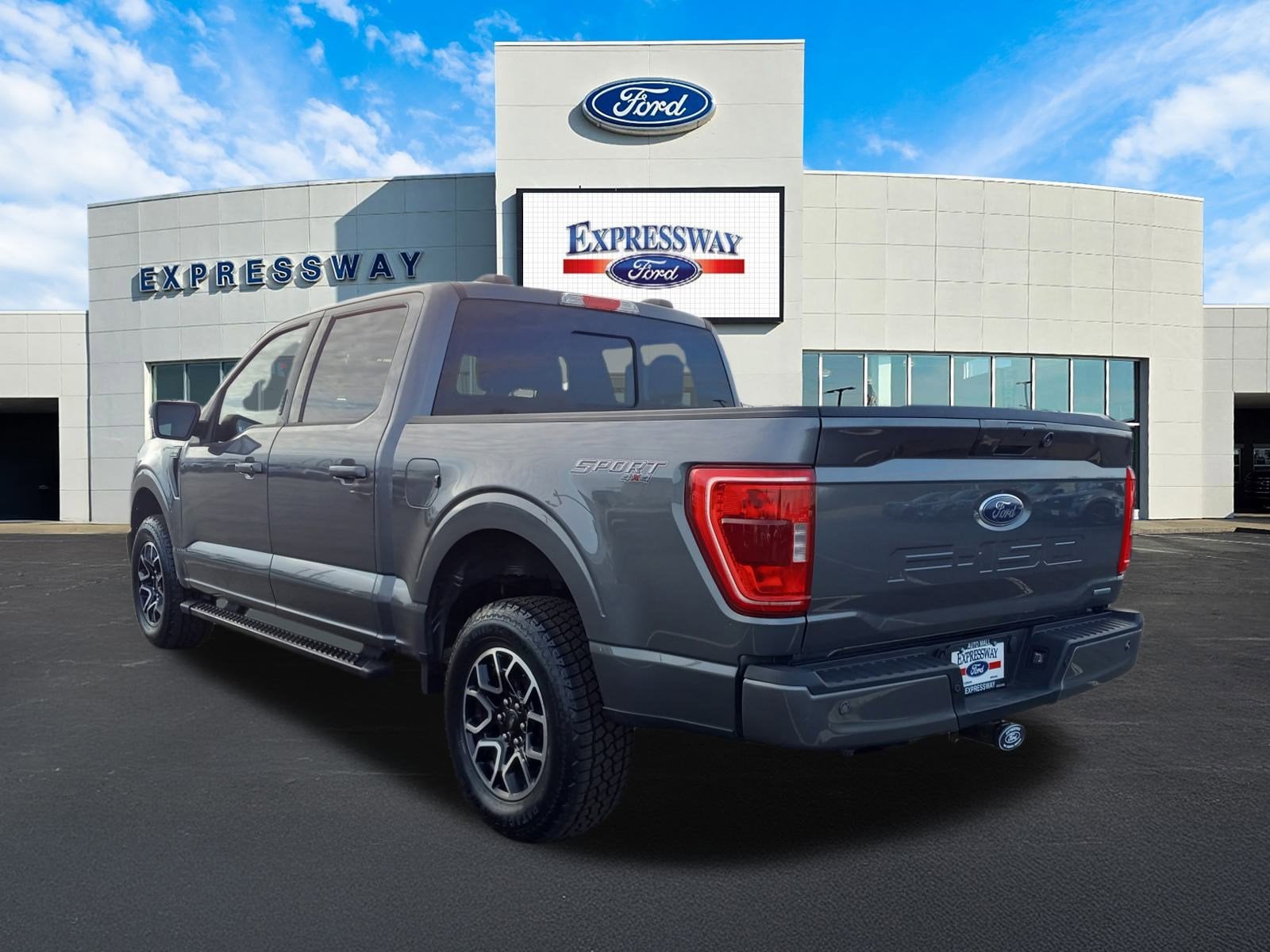 2023 Ford F-150 XLT 4WD SuperCrew 5.5' Box