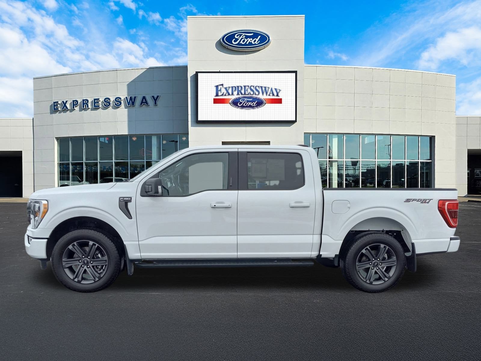 2023 Ford F-150 XLT 4WD SuperCrew 5.5' Box