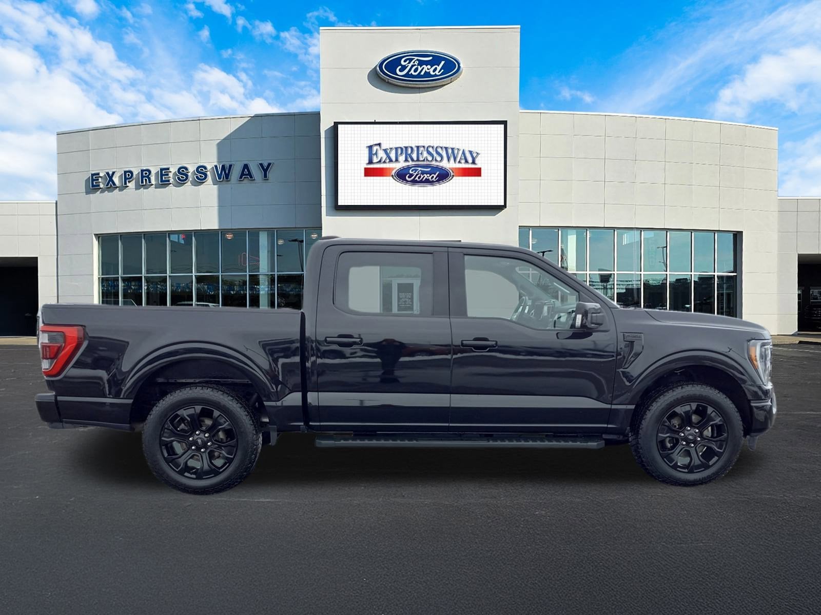 2023 Ford F-150 LARIAT 4WD SuperCrew 5.5' Box