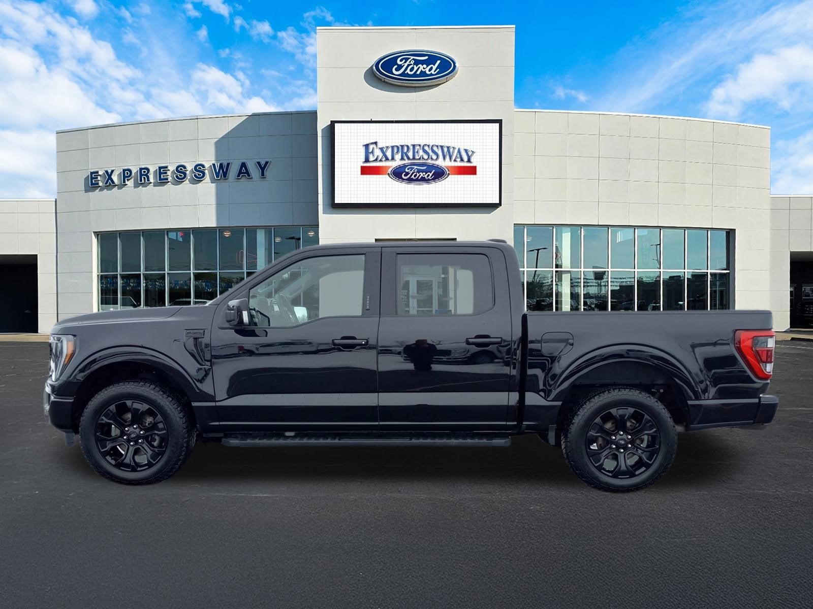 2023 Ford F-150 LARIAT 4WD SuperCrew 5.5' Box
