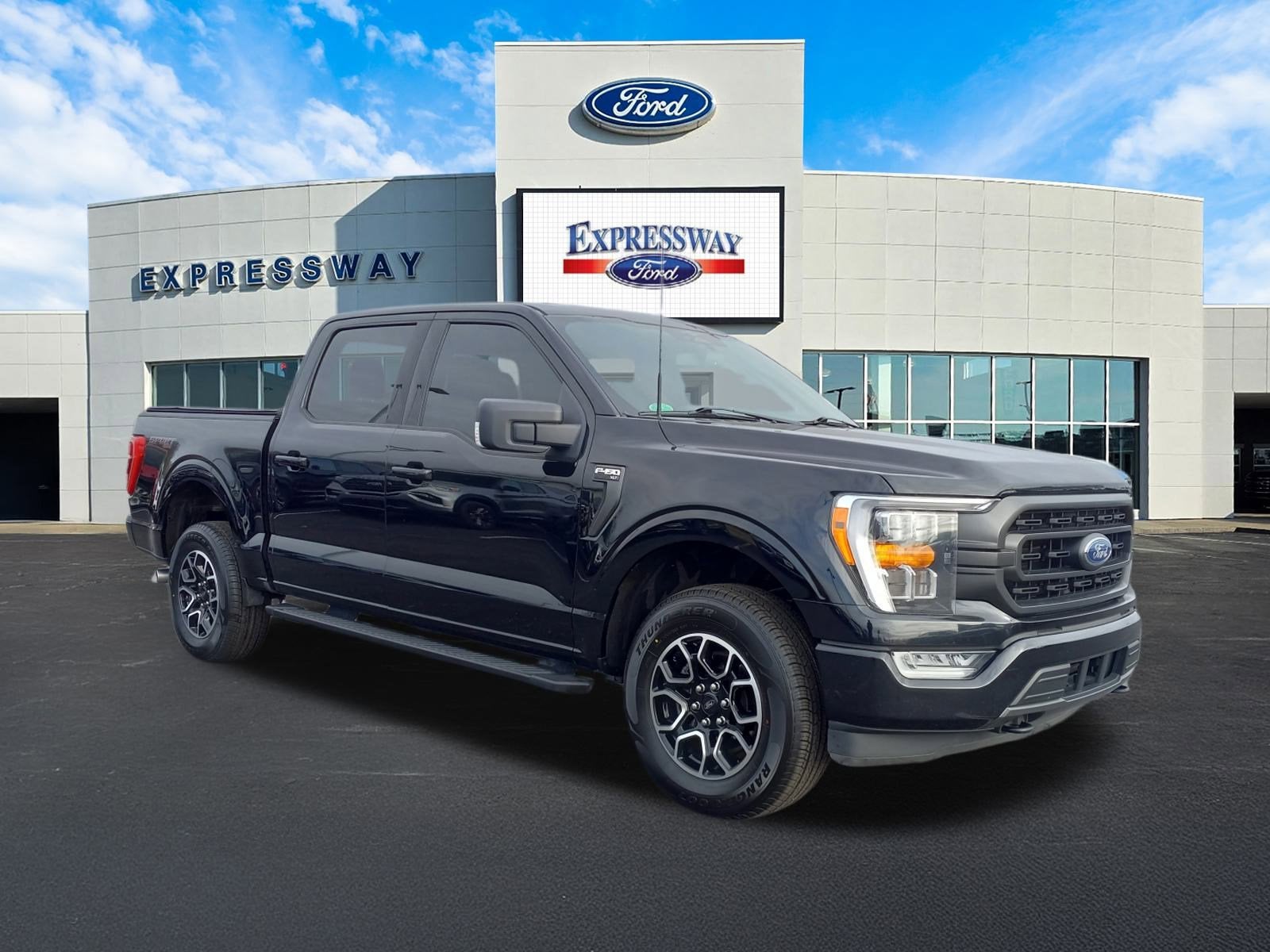 2023 Ford F-150 XLT 4WD SuperCrew 5.5' Box