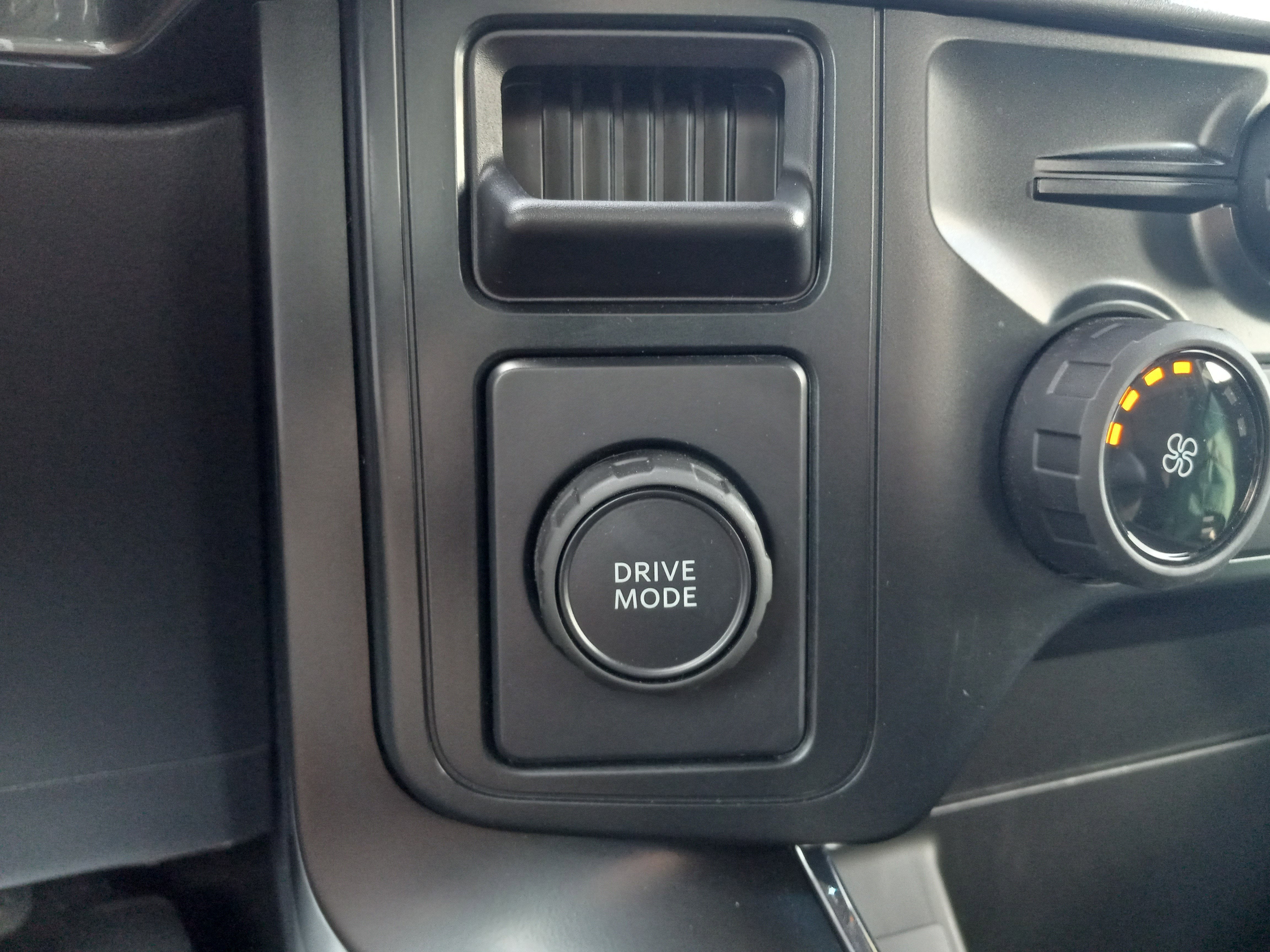 2025 Ford F-150 STX 2WD SuperCrew 5.5' Box