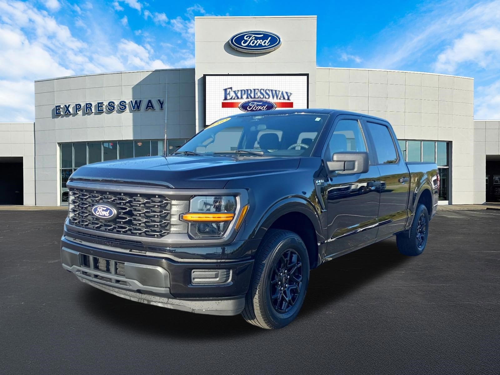 2025 Ford F-150 STX 2WD SuperCrew 5.5' Box