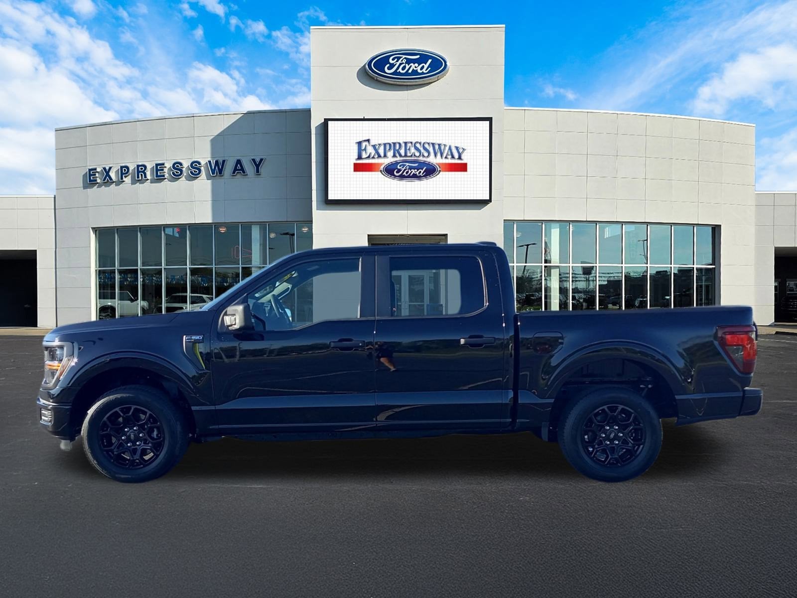 2025 Ford F-150 STX 2WD SuperCrew 5.5' Box