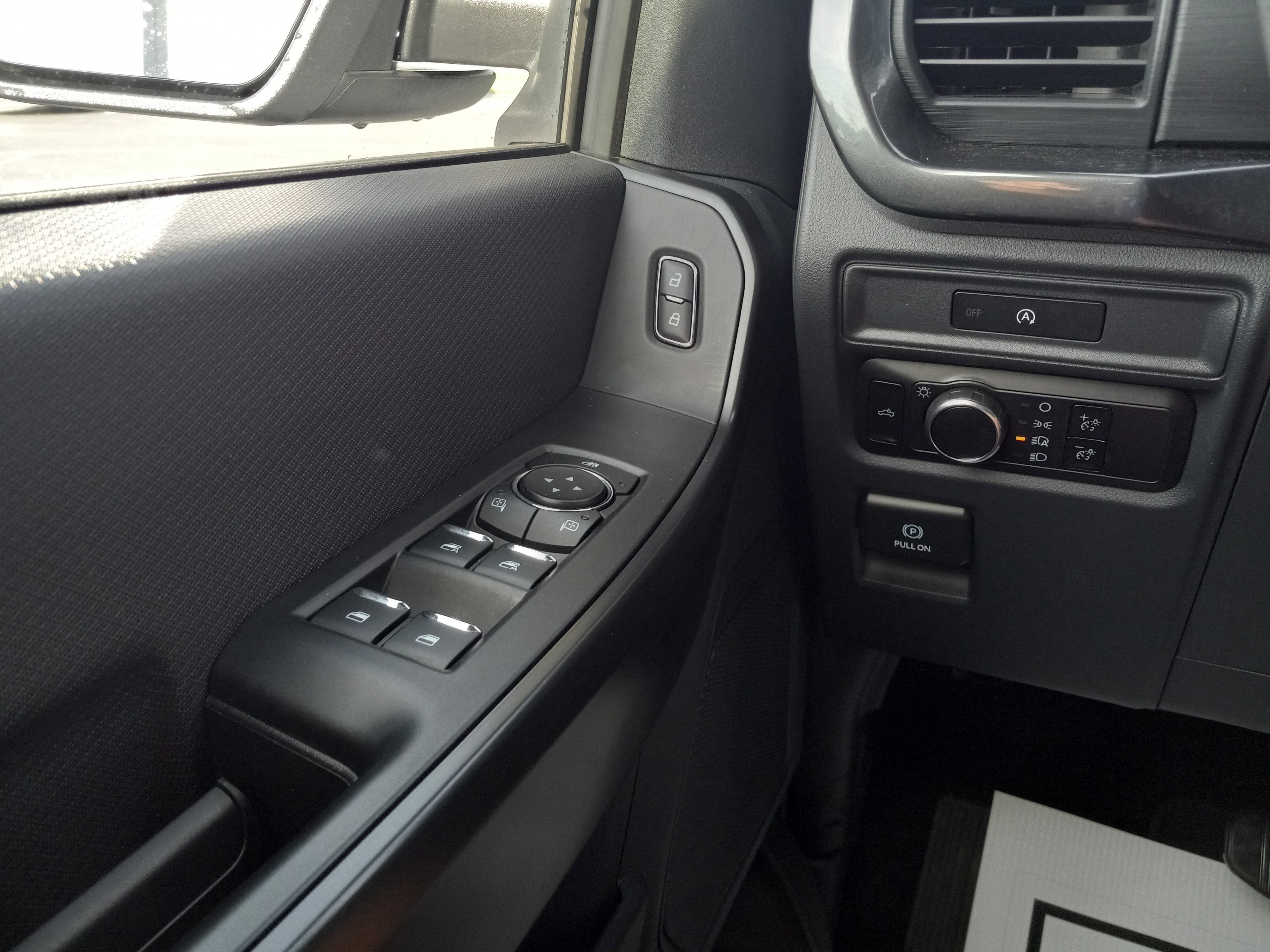 2025 Ford F-150 STX 4WD SuperCrew 5.5' Box