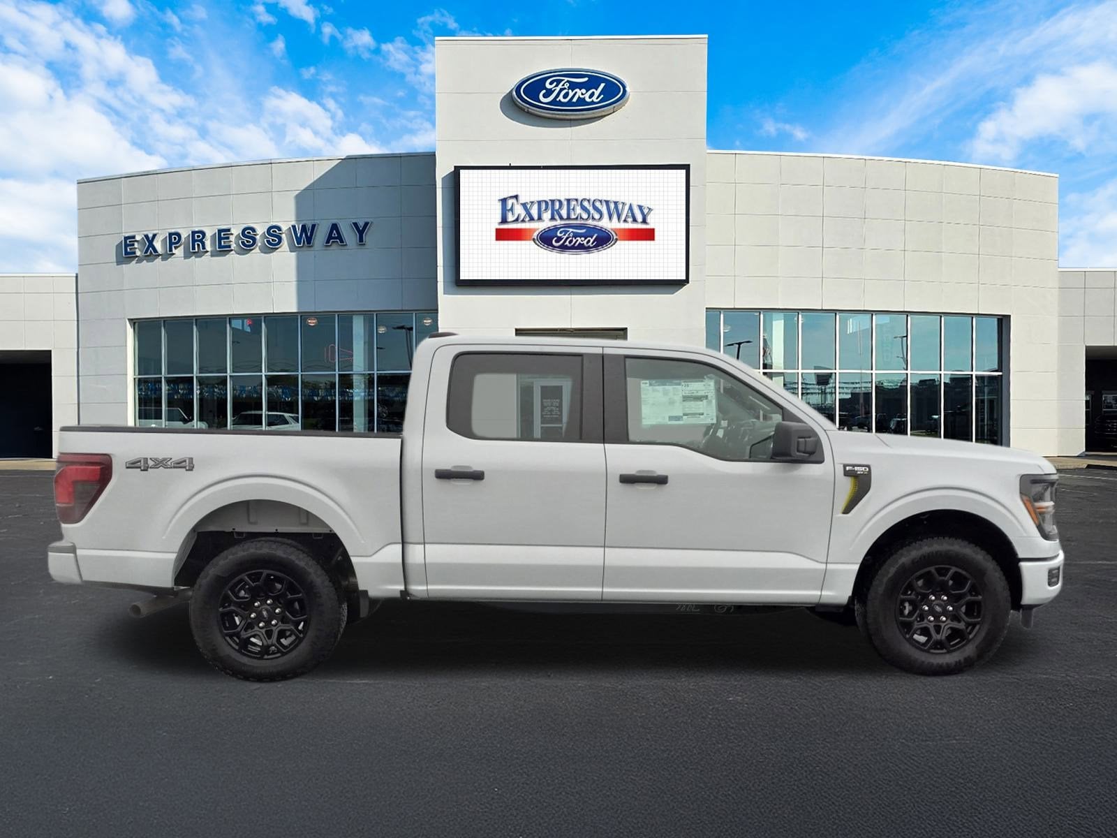 2025 Ford F-150 STX 4WD SuperCrew 5.5' Box
