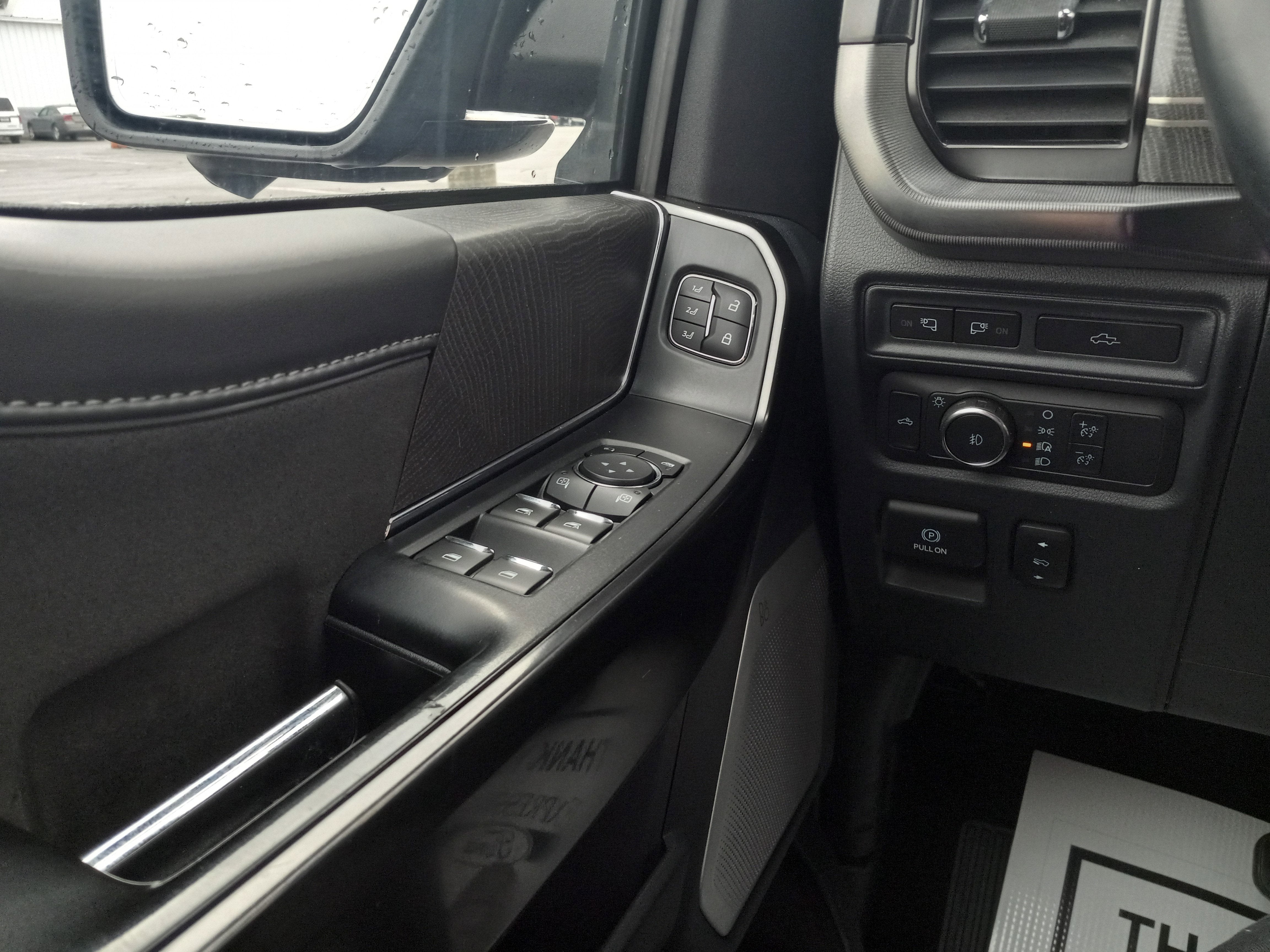 2022 Ford F-150 Platinum 4WD SuperCrew 5.5' Box